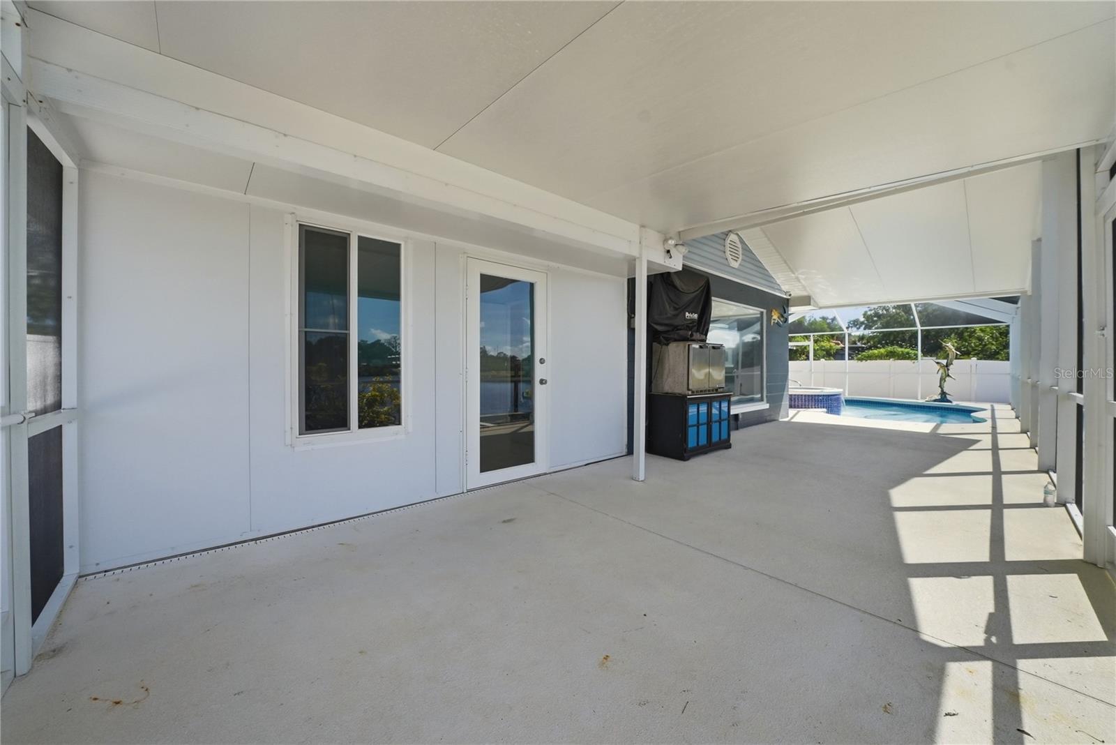 SANDPIPER POINT - Residential