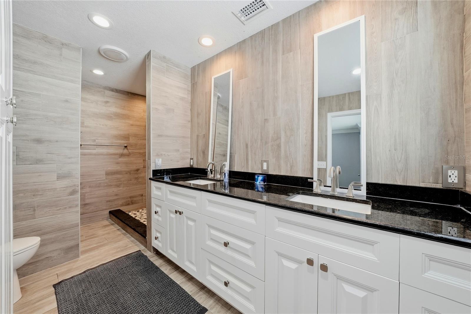 SANDPIPER POINT - Residential