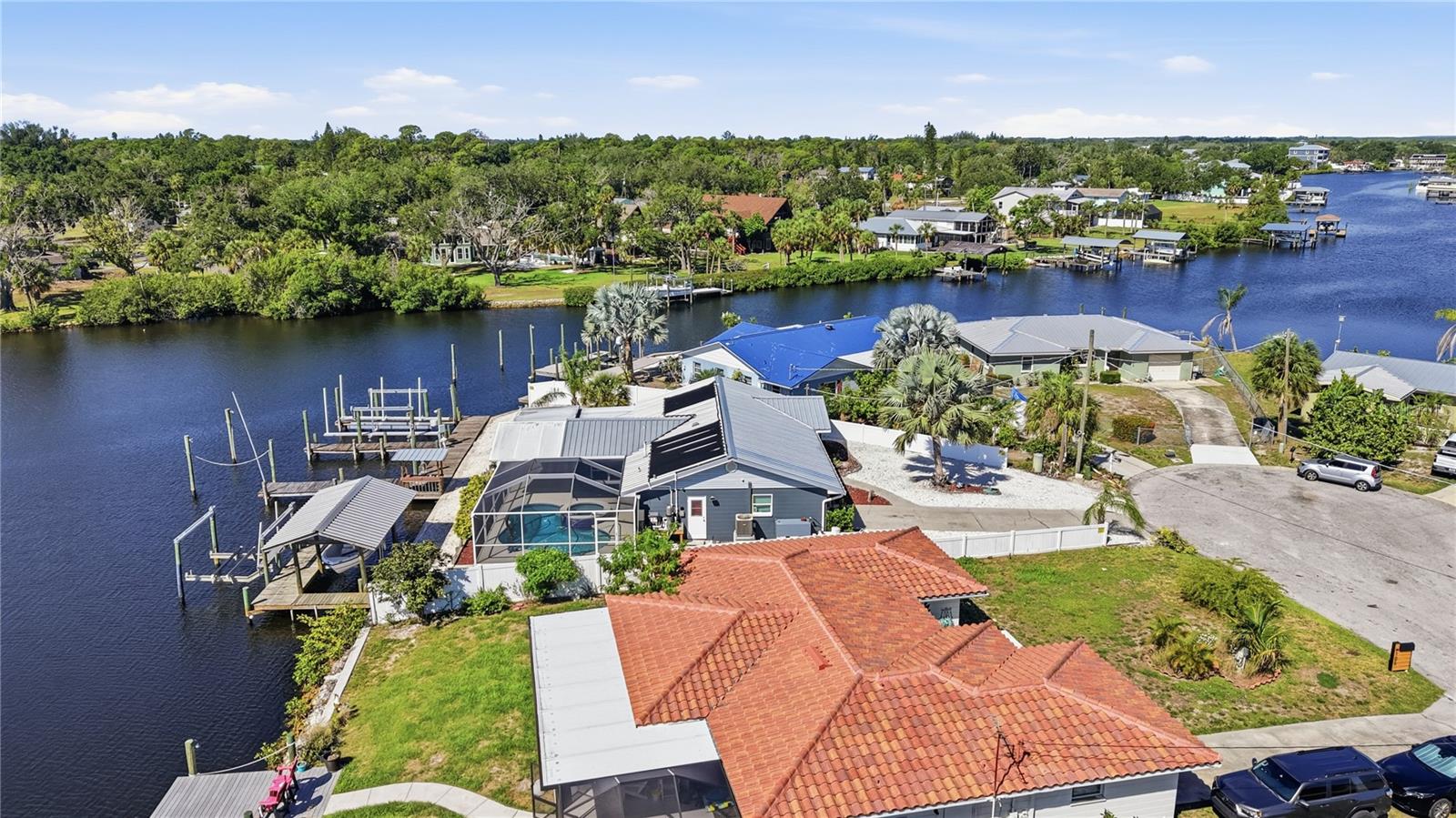 SANDPIPER POINT - Residential