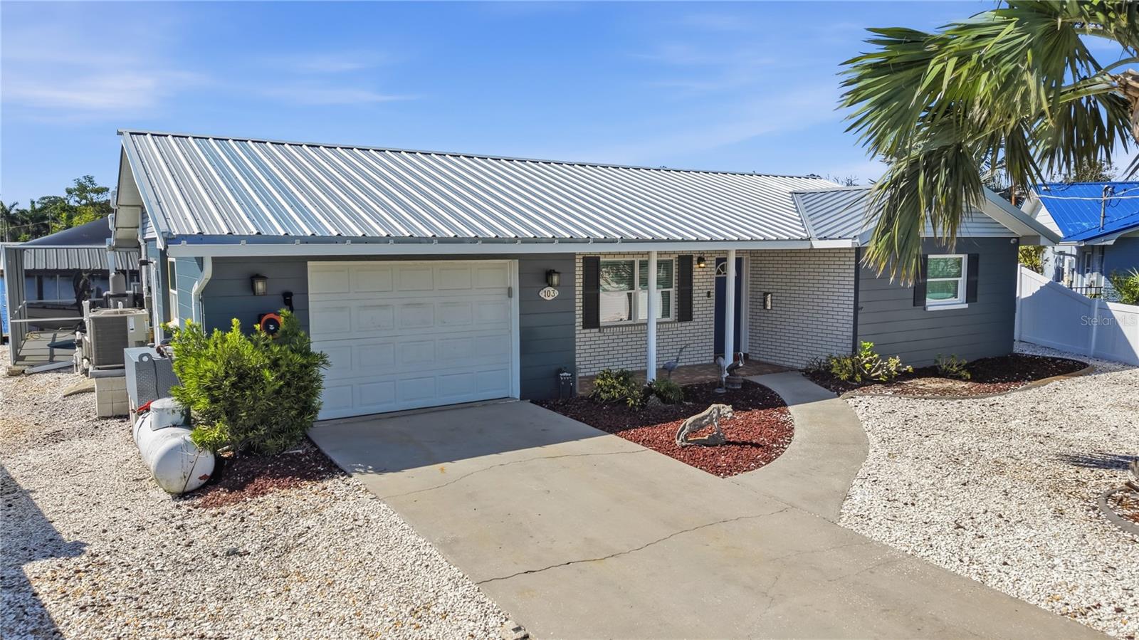 SANDPIPER POINT - Residential