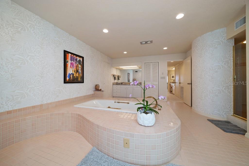 LONE PALM BEACH 1ST ADITION - Residential