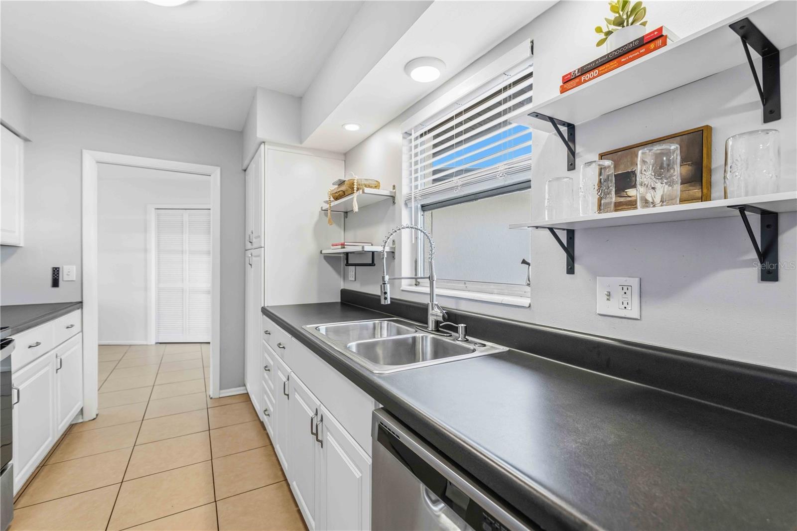 WHITFIELD COUNTRY CLUB ESTATES 1 - Residential