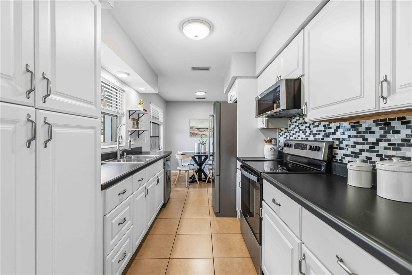 WHITFIELD COUNTRY CLUB ESTATES 1 - Residential
