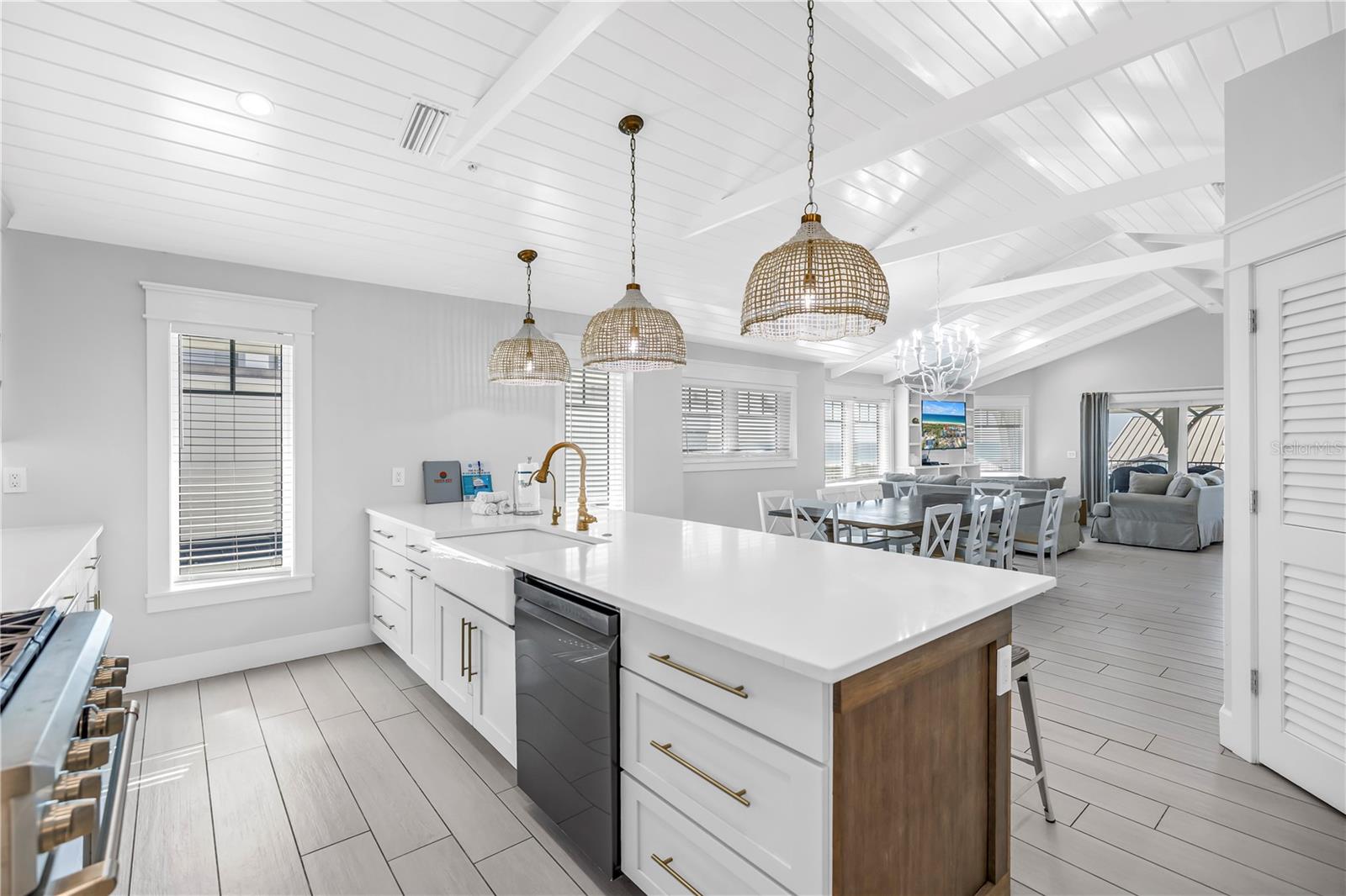 SARASOTA BEACH - Residential Income
