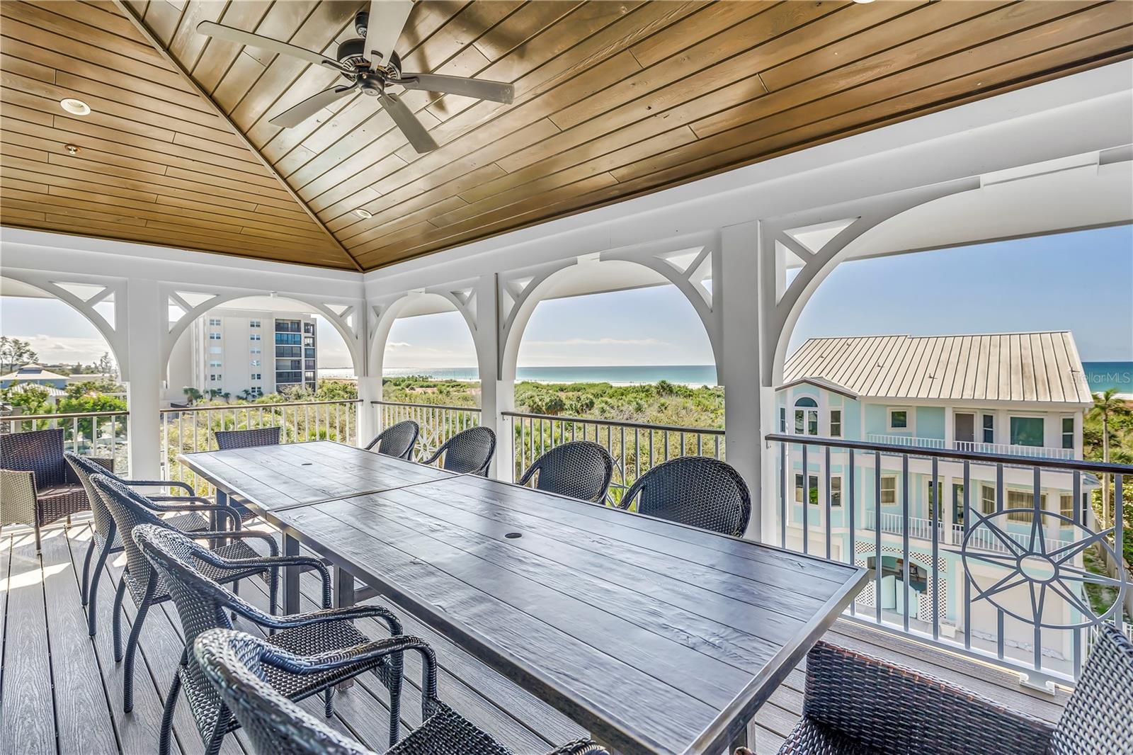 SARASOTA BEACH - Residential Income