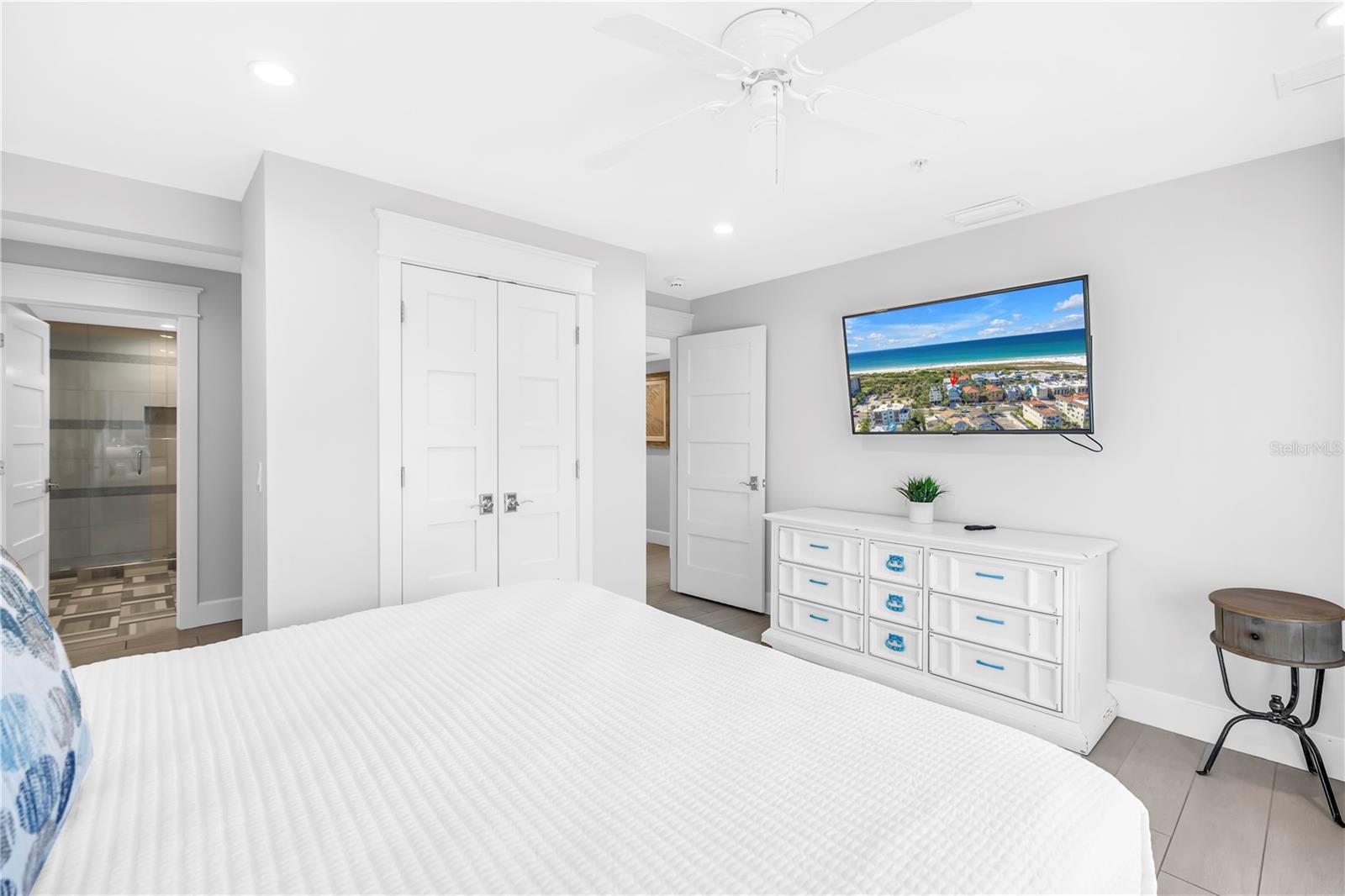SARASOTA BEACH - Residential Income