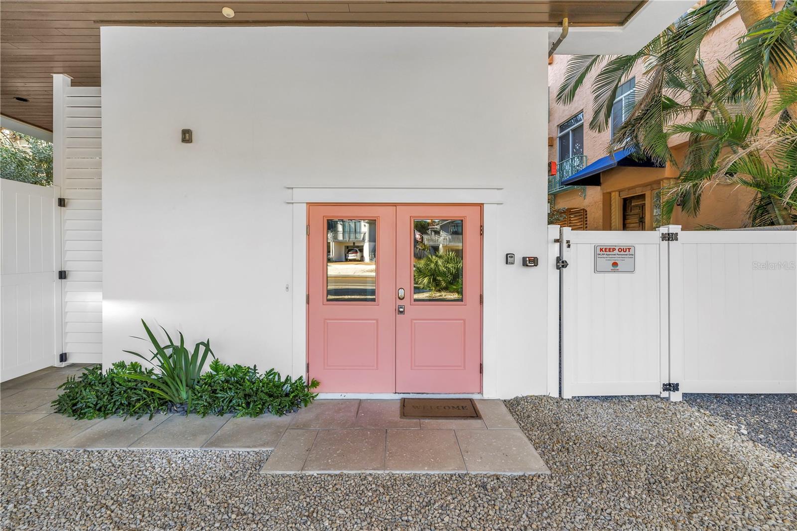 SARASOTA BEACH - Residential Income