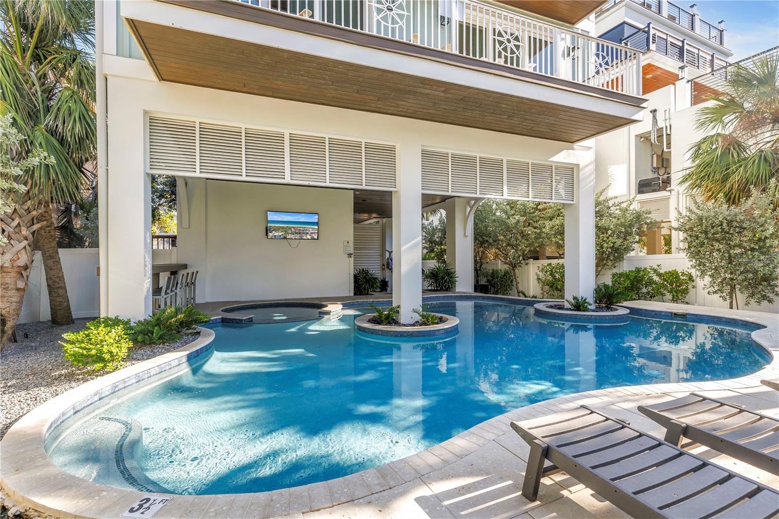 SARASOTA BEACH - Residential Income
