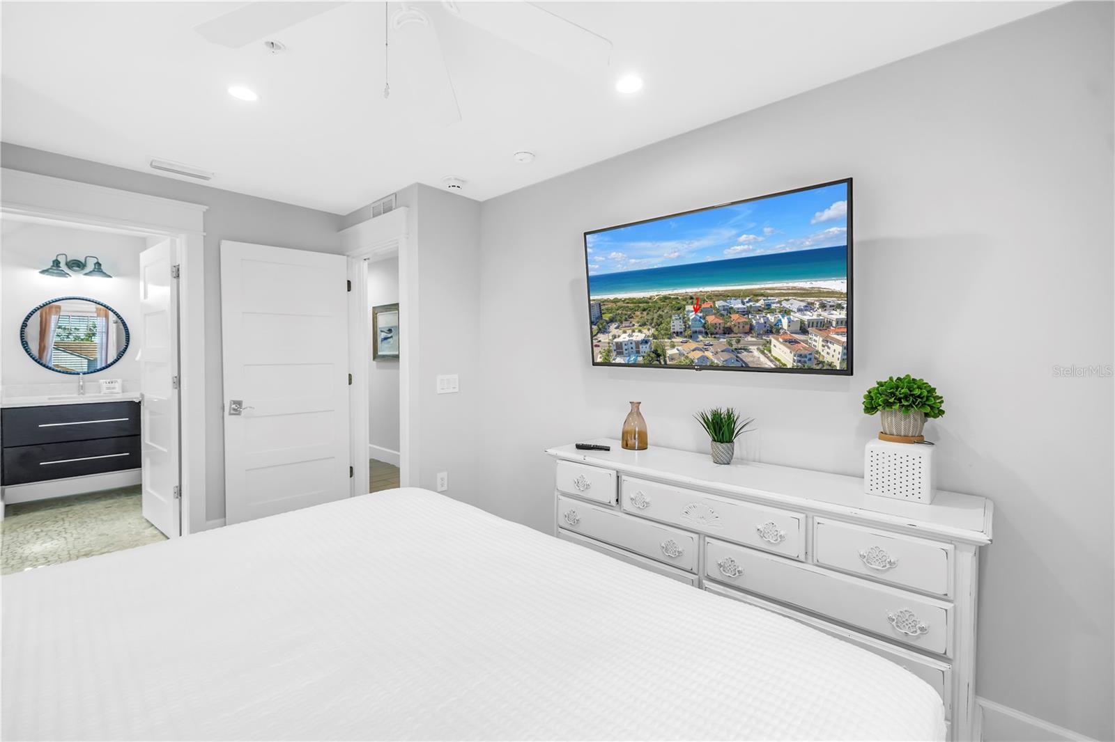 SARASOTA BEACH - Residential Income