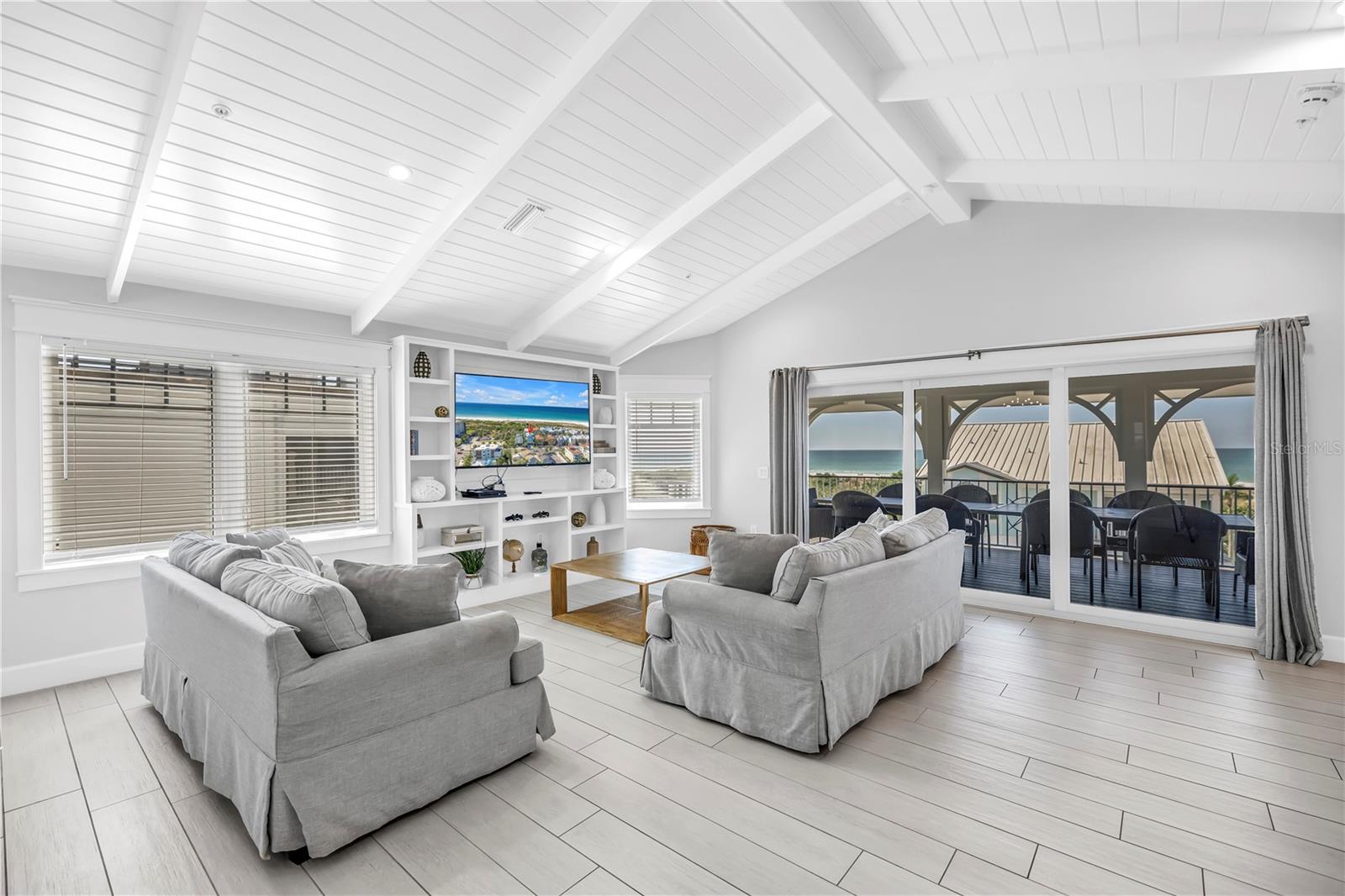 SARASOTA BEACH - Residential Income