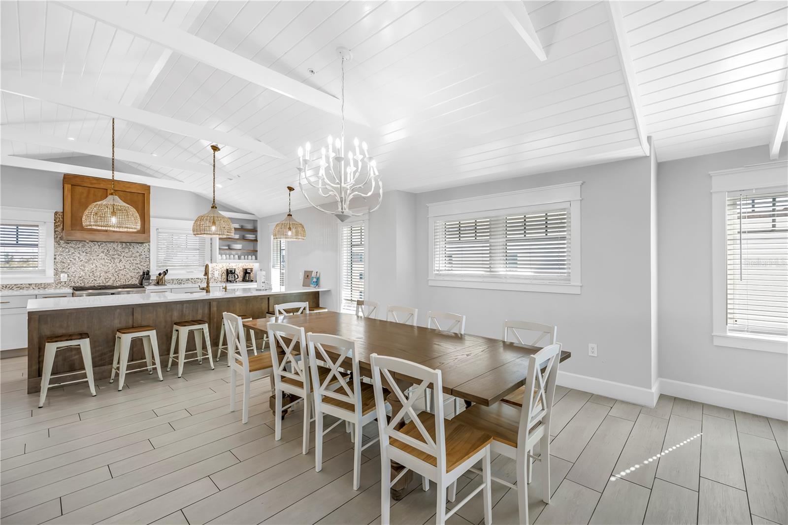 SARASOTA BEACH - Residential Income