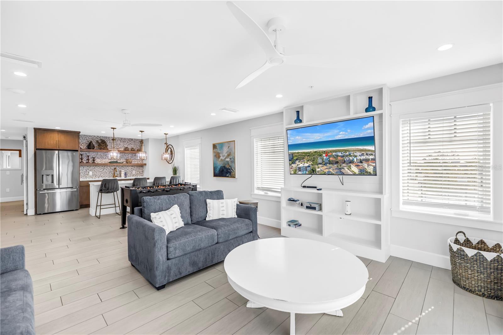 SARASOTA BEACH - Residential Income