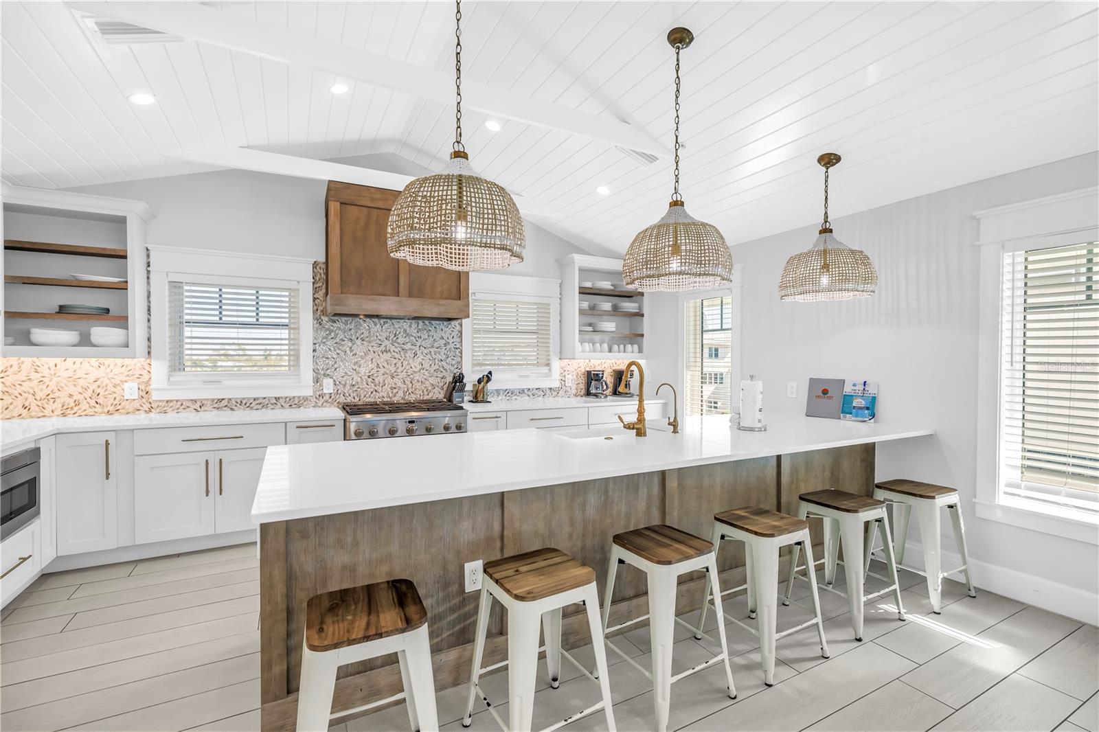 SARASOTA BEACH - Residential Income