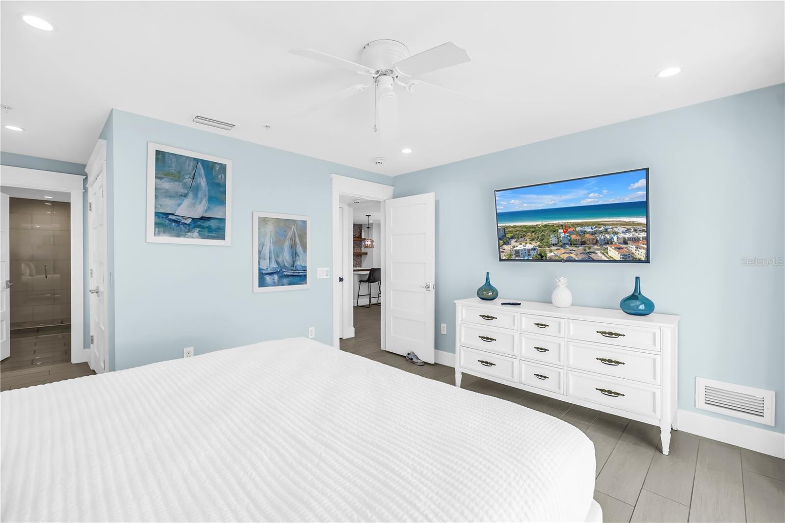 SARASOTA BEACH - Residential Income