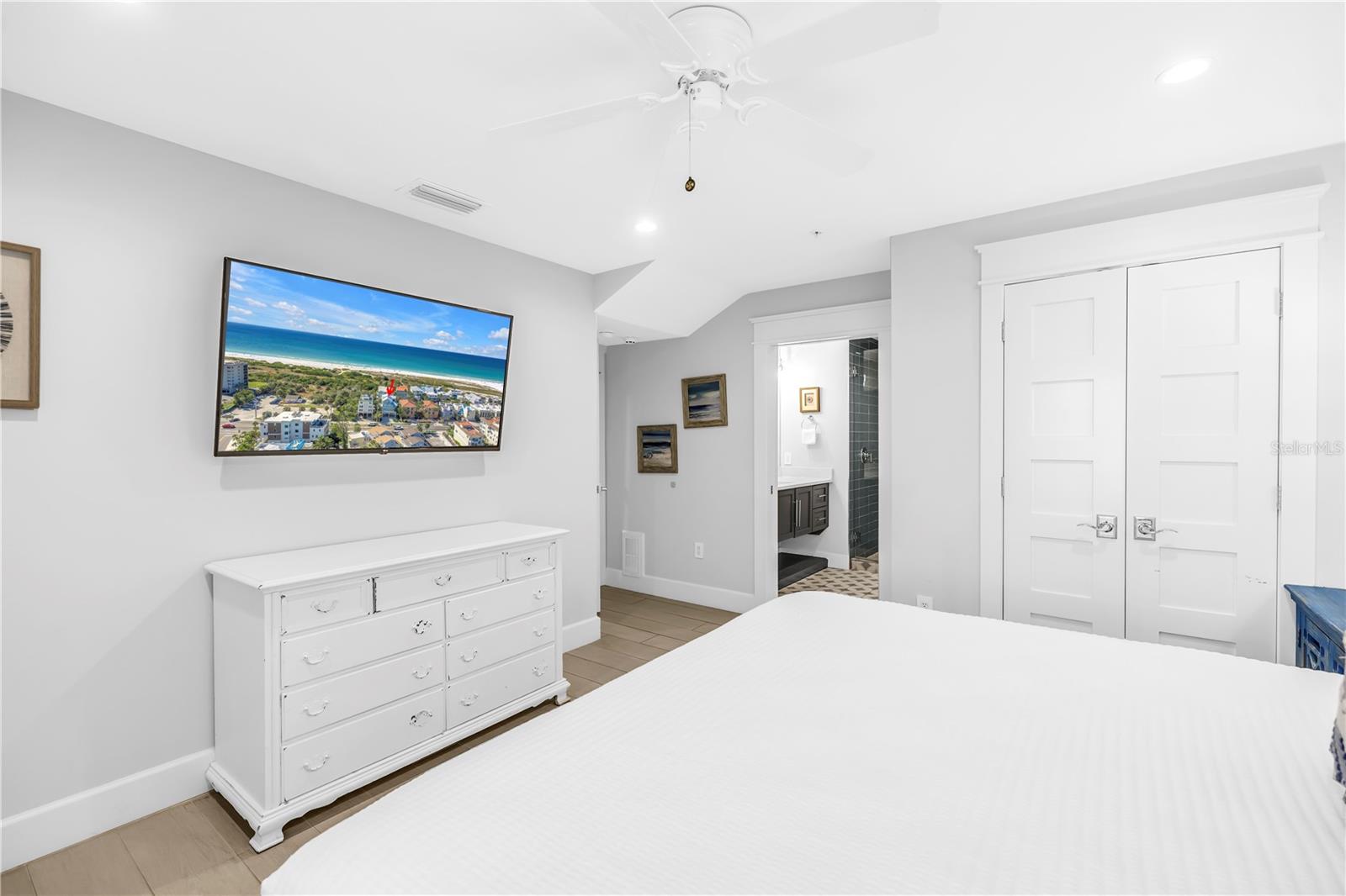 SARASOTA BEACH - Residential Income