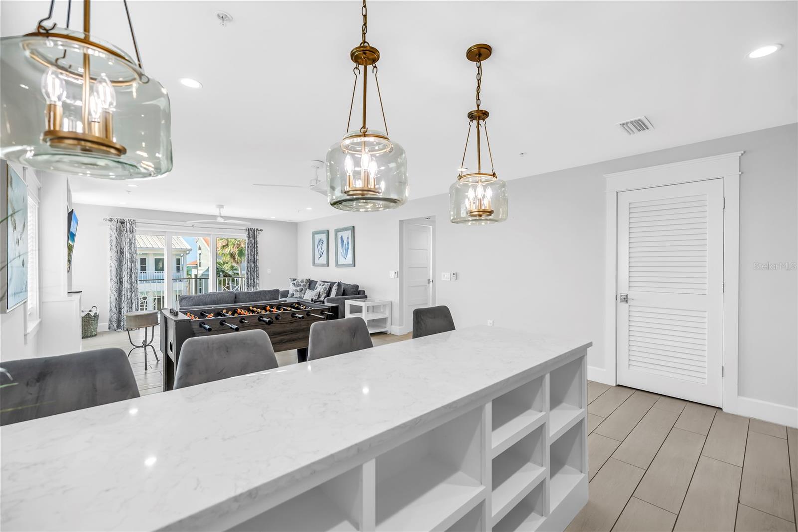 SARASOTA BEACH - Residential Income