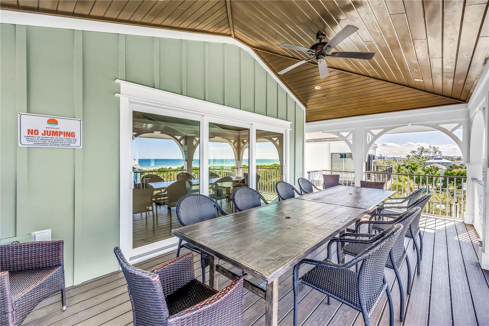 SARASOTA BEACH - Residential Income