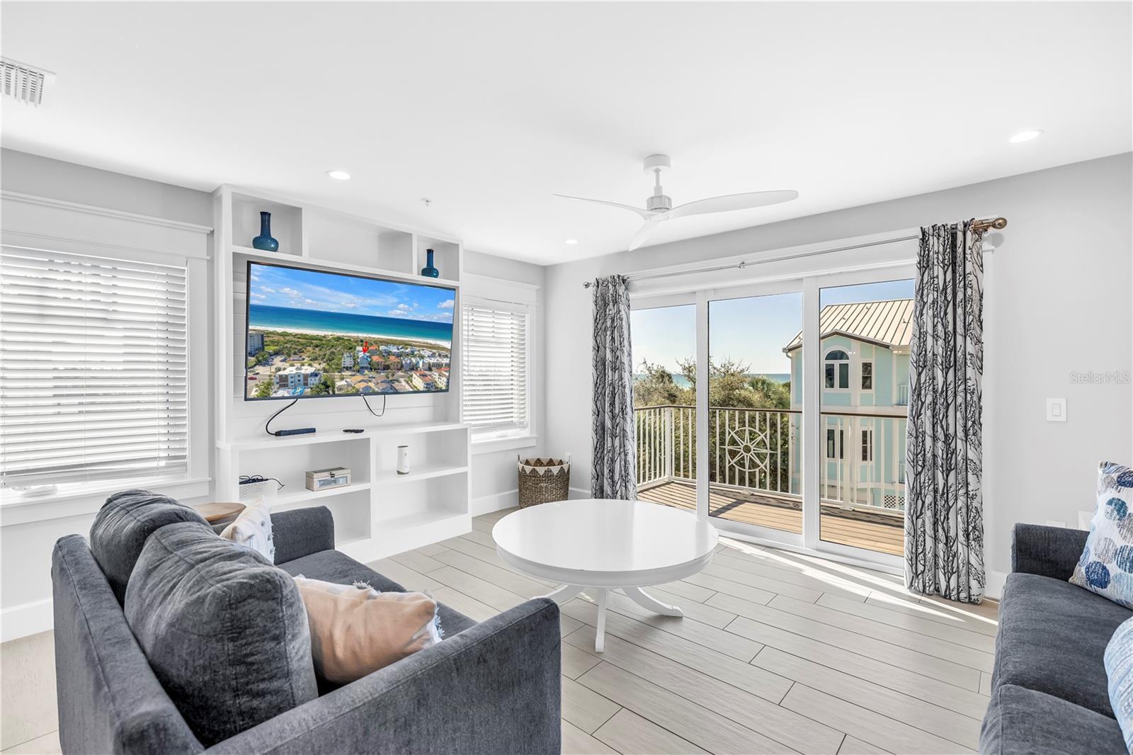 SARASOTA BEACH - Residential Income