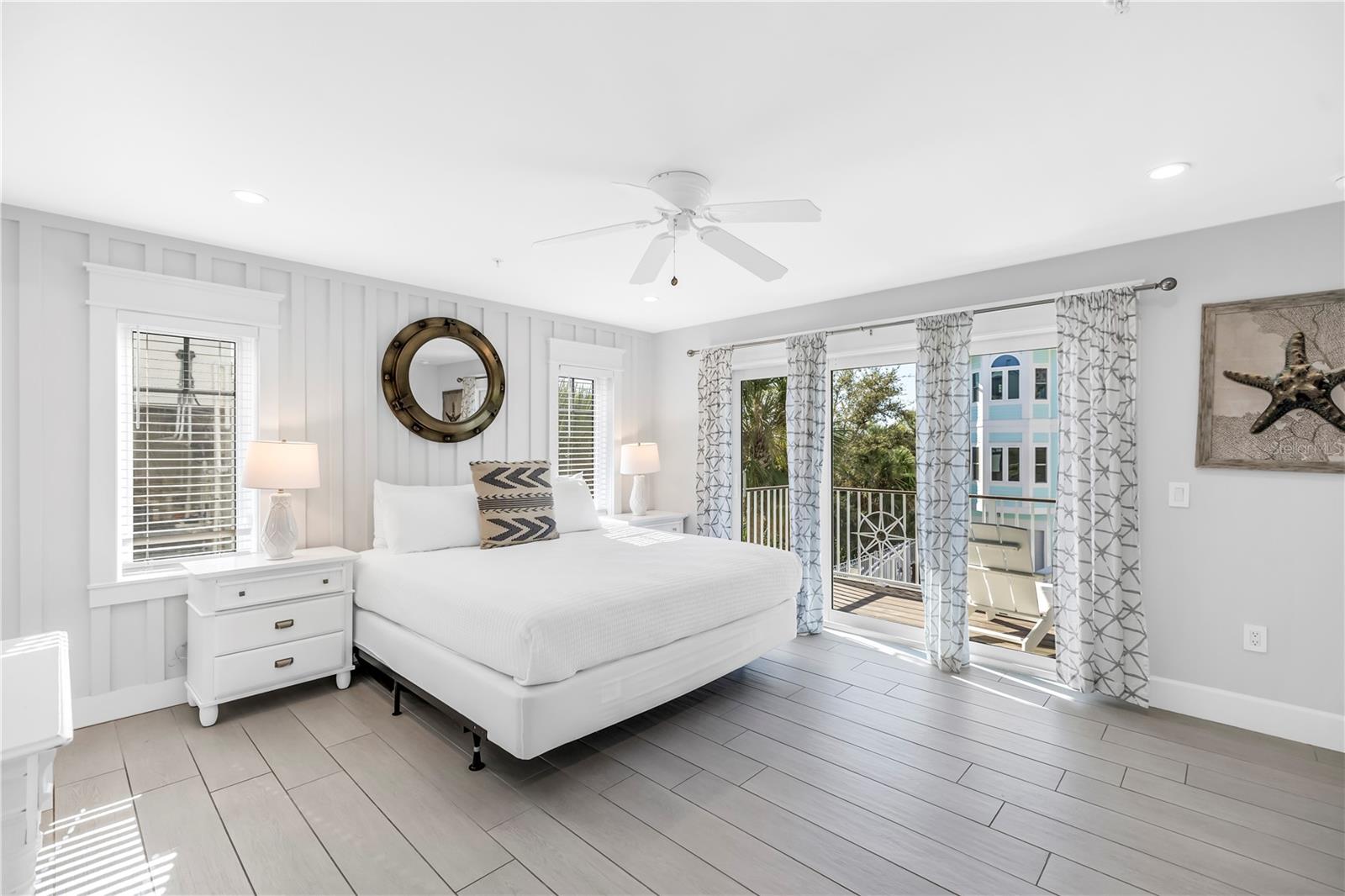 SARASOTA BEACH - Residential Income