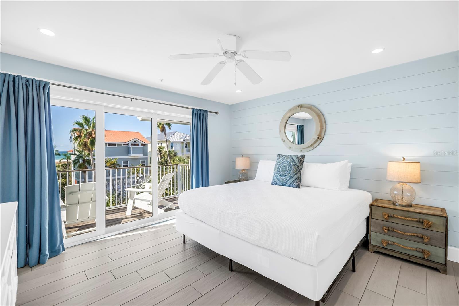 SARASOTA BEACH - Residential Income