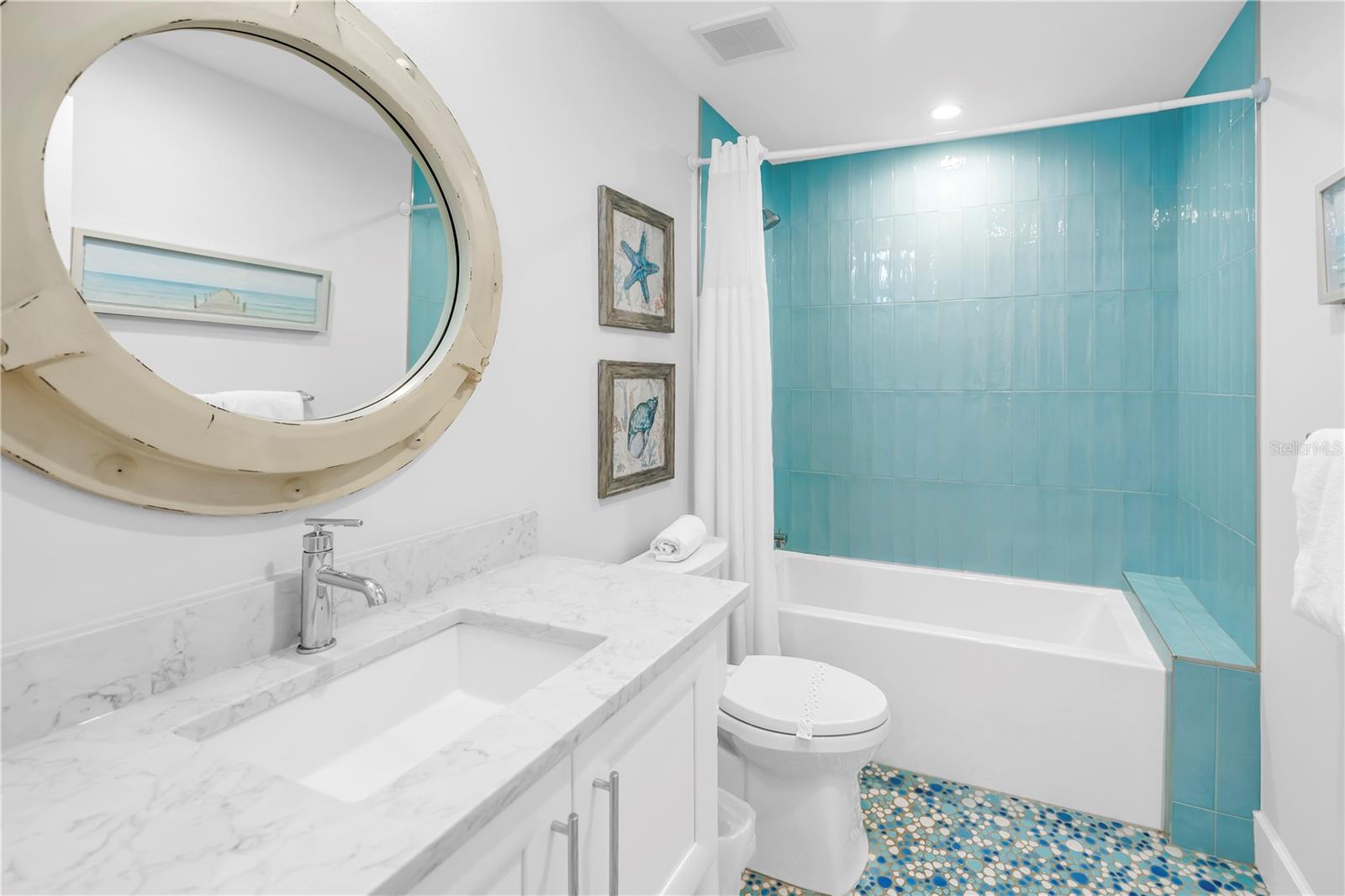 SARASOTA BEACH - Residential Income