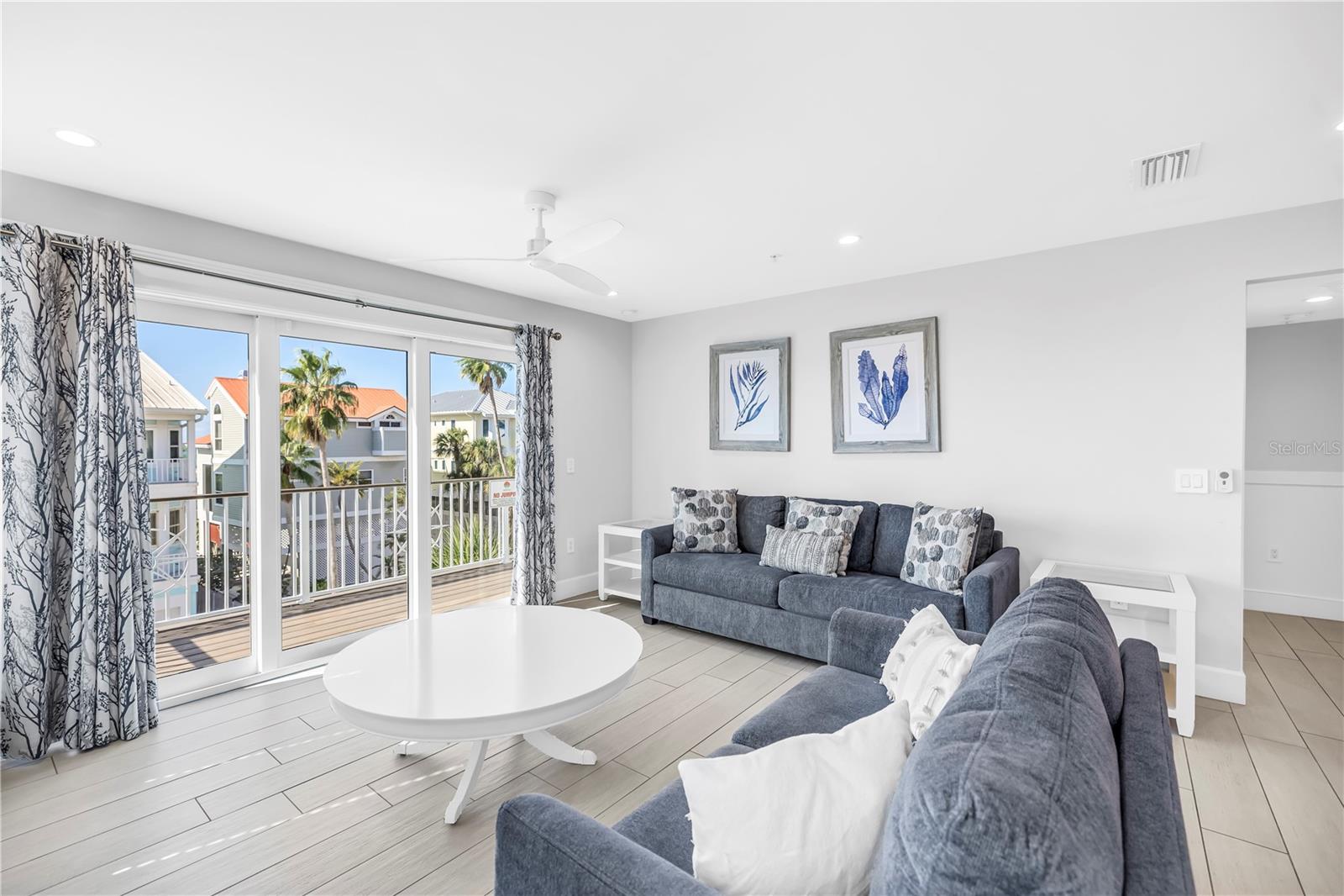 SARASOTA BEACH - Residential Income
