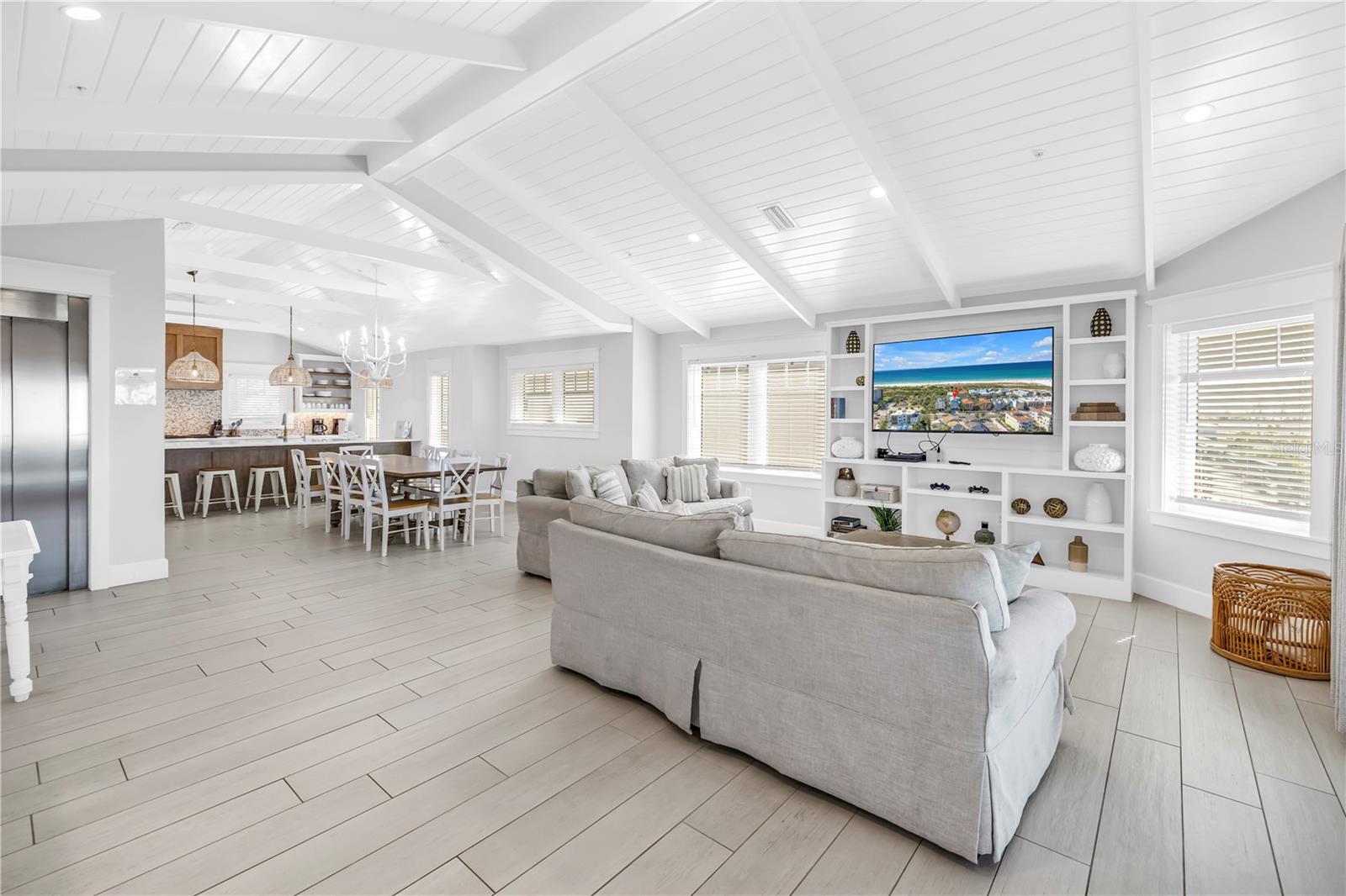 SARASOTA BEACH - Residential Income