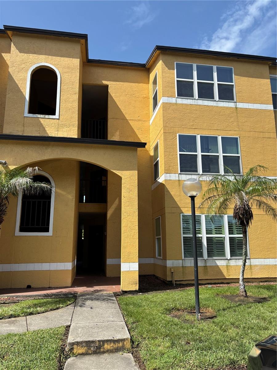 VENETIAN PLACE - Residential Lease