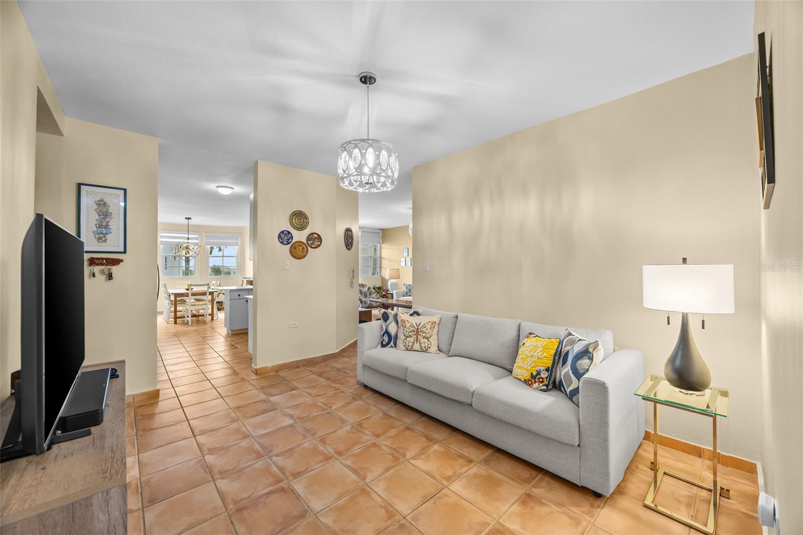 CONDOMINIO ROYAL PALM - Residential