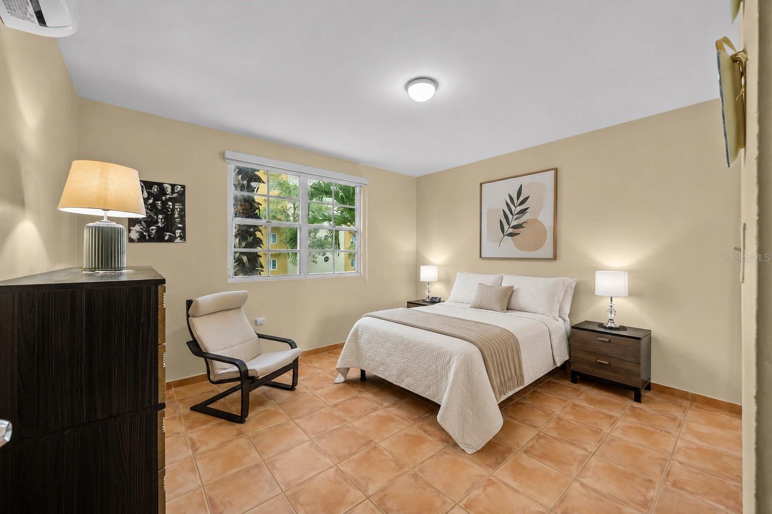 CONDOMINIO ROYAL PALM - Residential