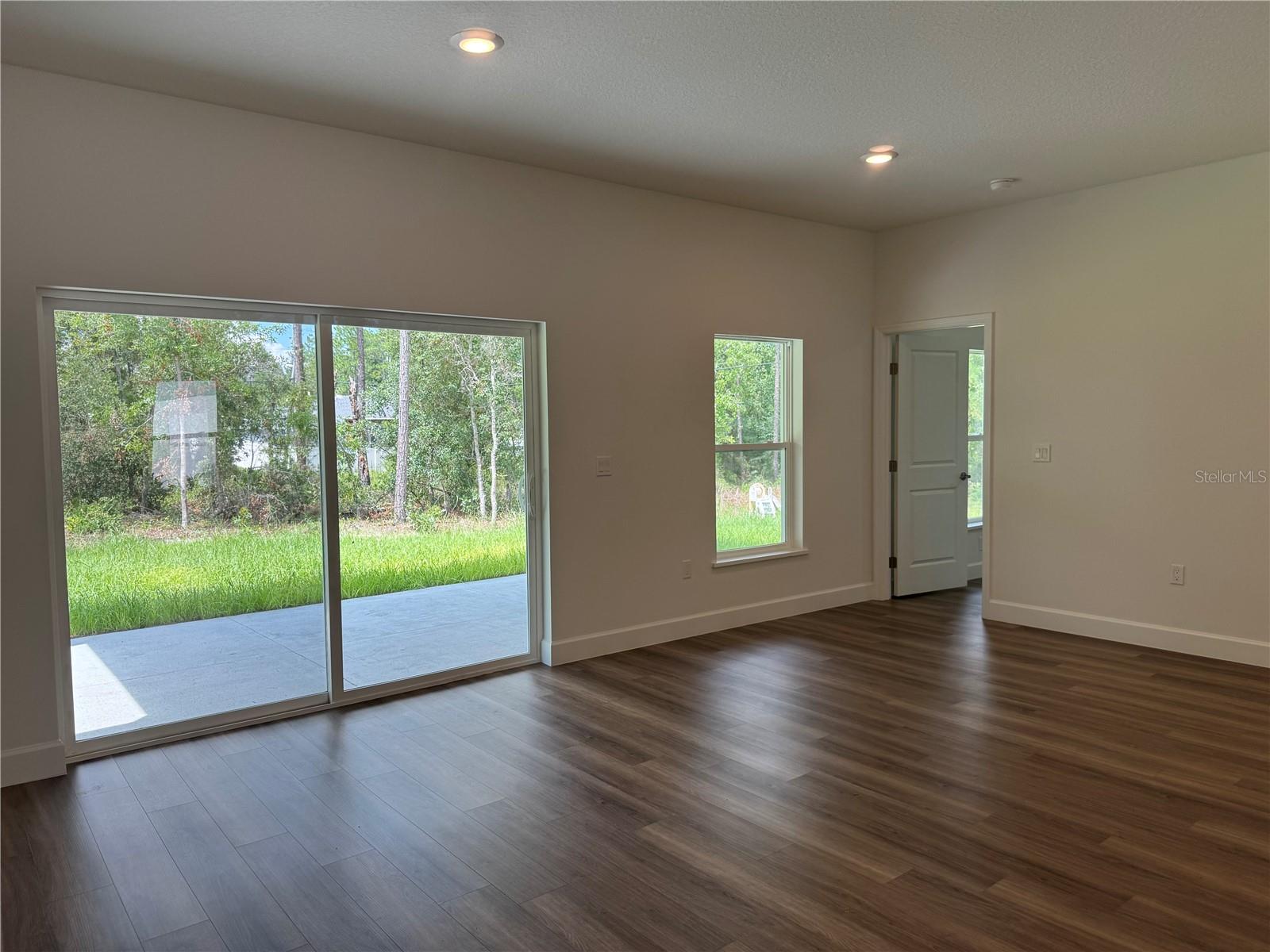 MARION OAKS UN 10 - Residential Lease