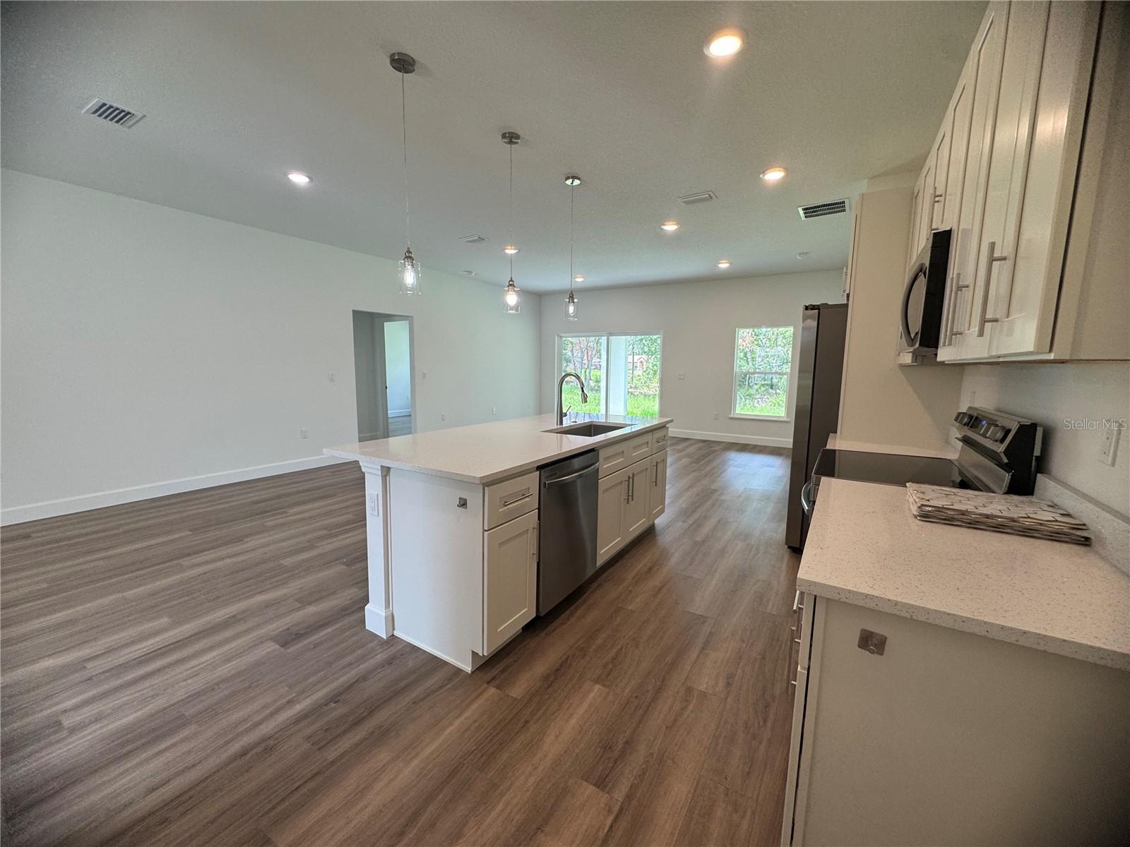 MARION OAKS UN 10 - Residential Lease