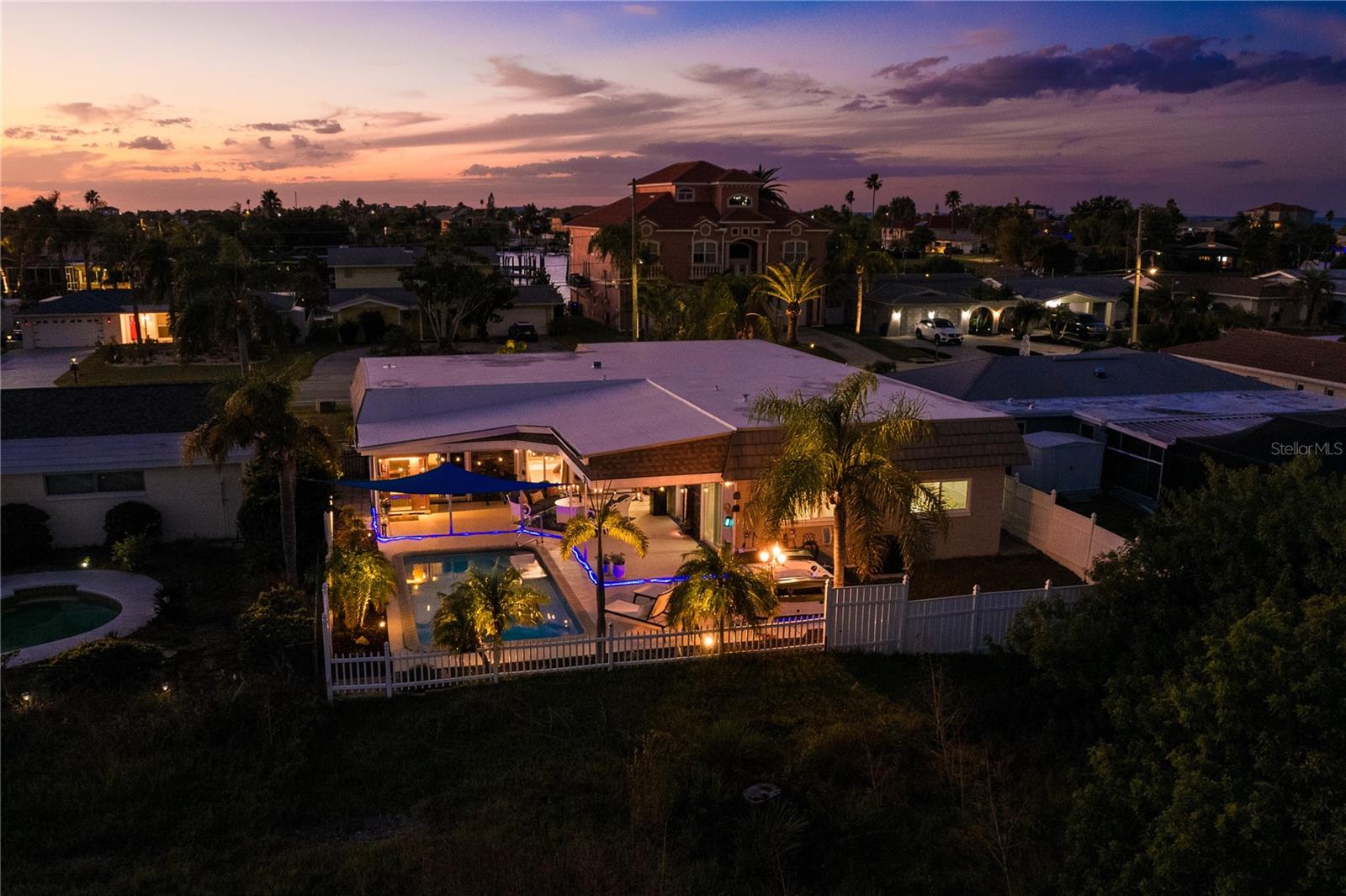 FLOR A MAR - Residential