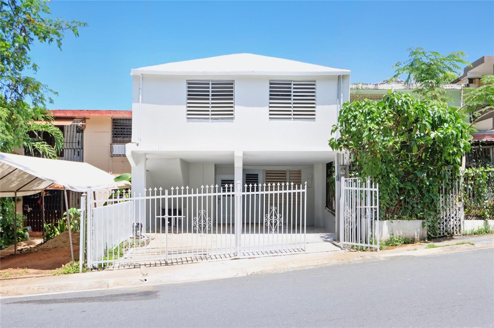 URB. VALLE UNIVERSITARIO - Residential