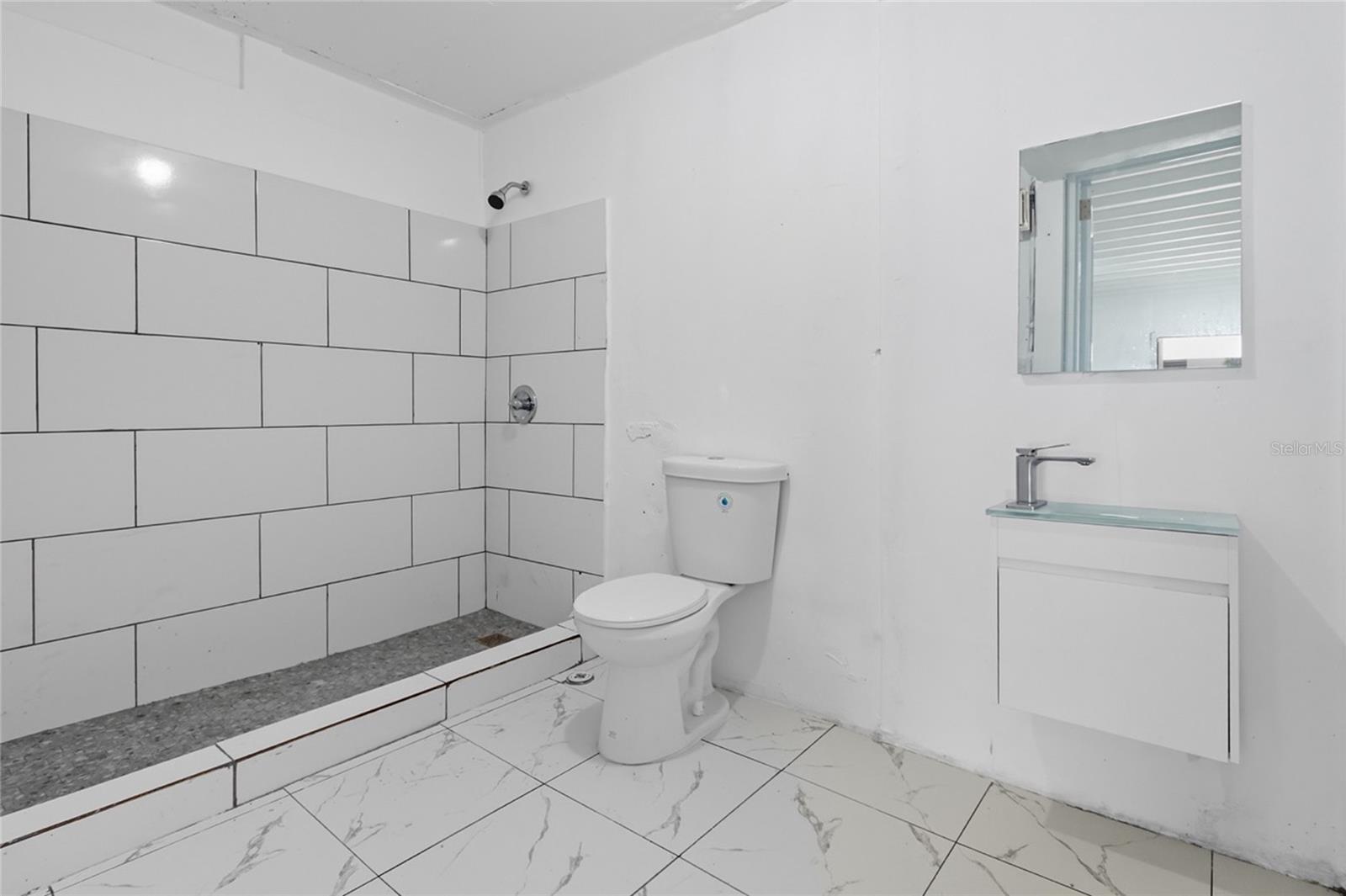 URB. VALLE UNIVERSITARIO - Residential