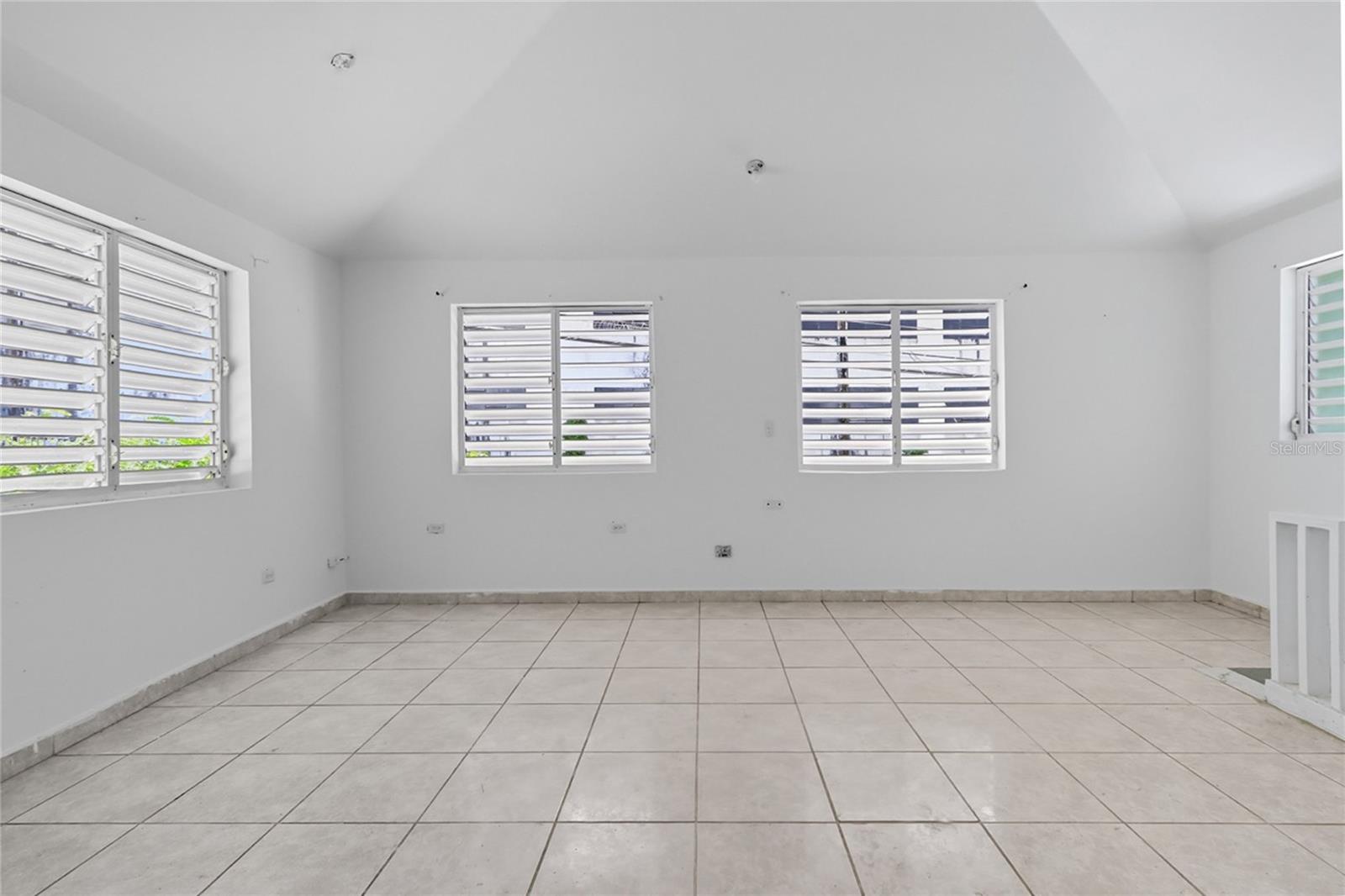 URB. VALLE UNIVERSITARIO - Residential