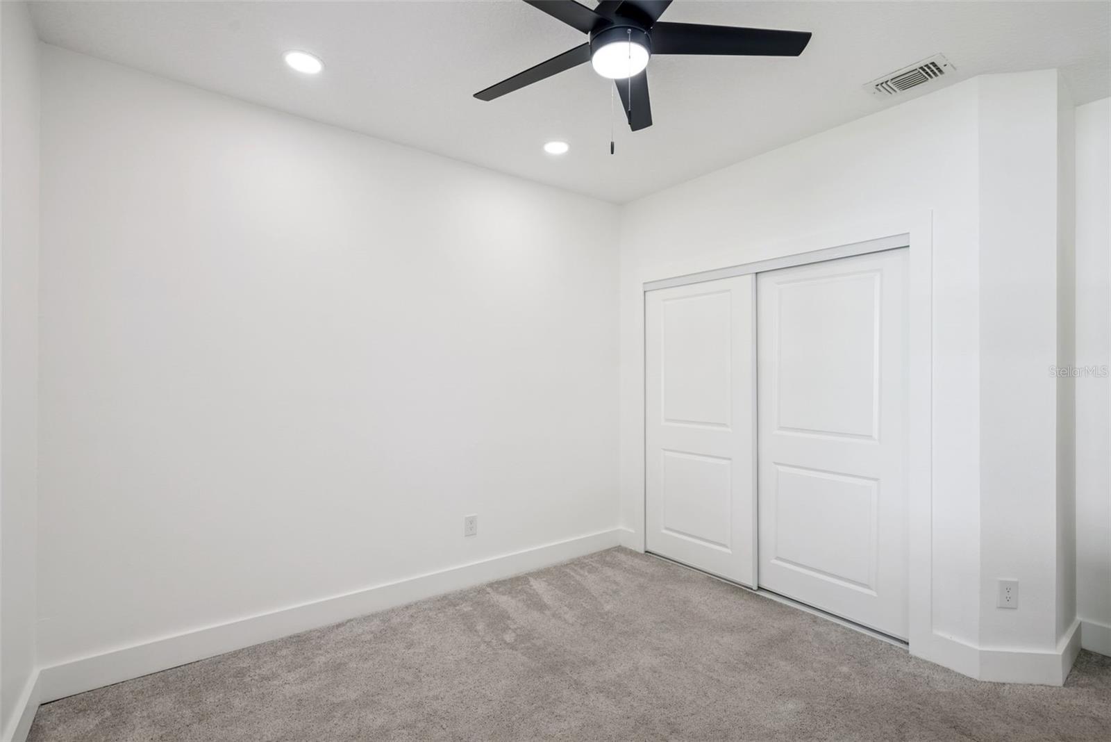 PEMBROOKE - Residential
