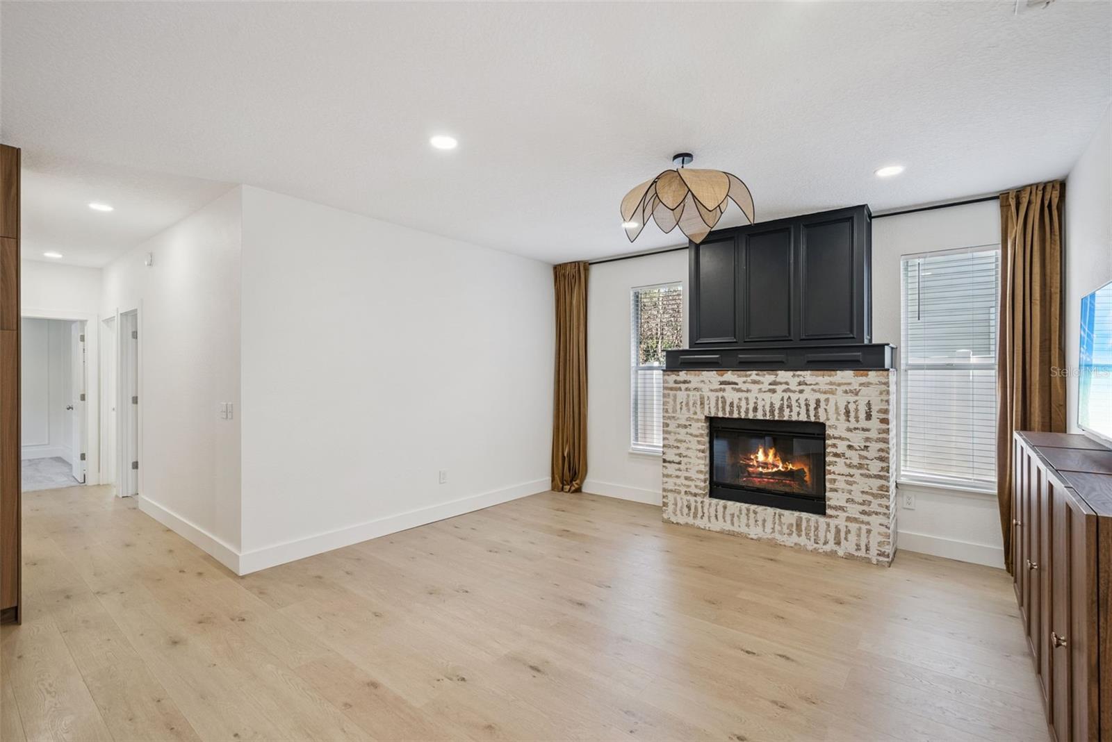 PEMBROOKE - Residential