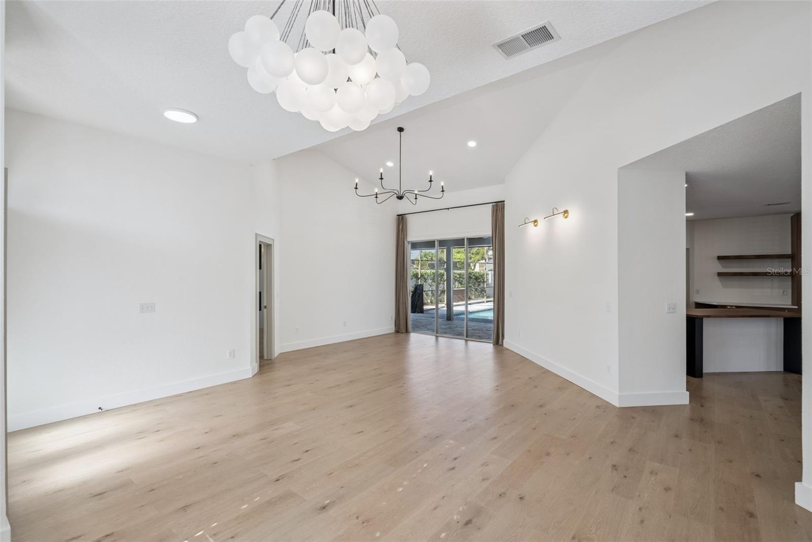 PEMBROOKE - Residential