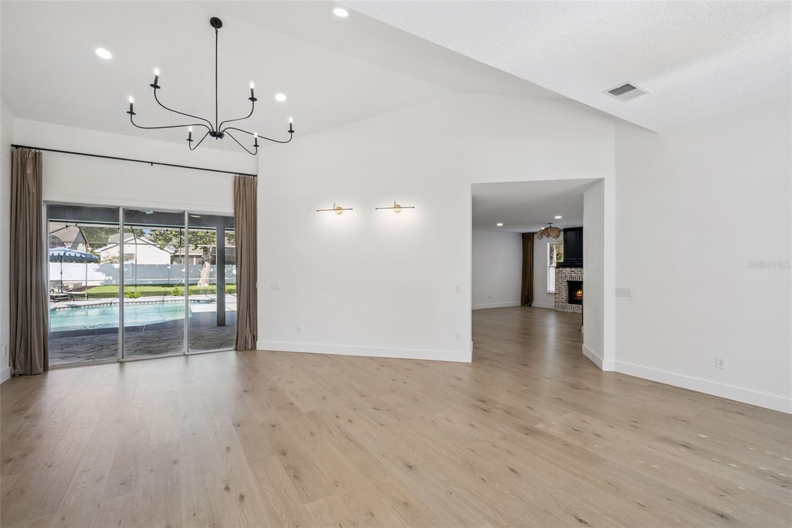 PEMBROOKE - Residential