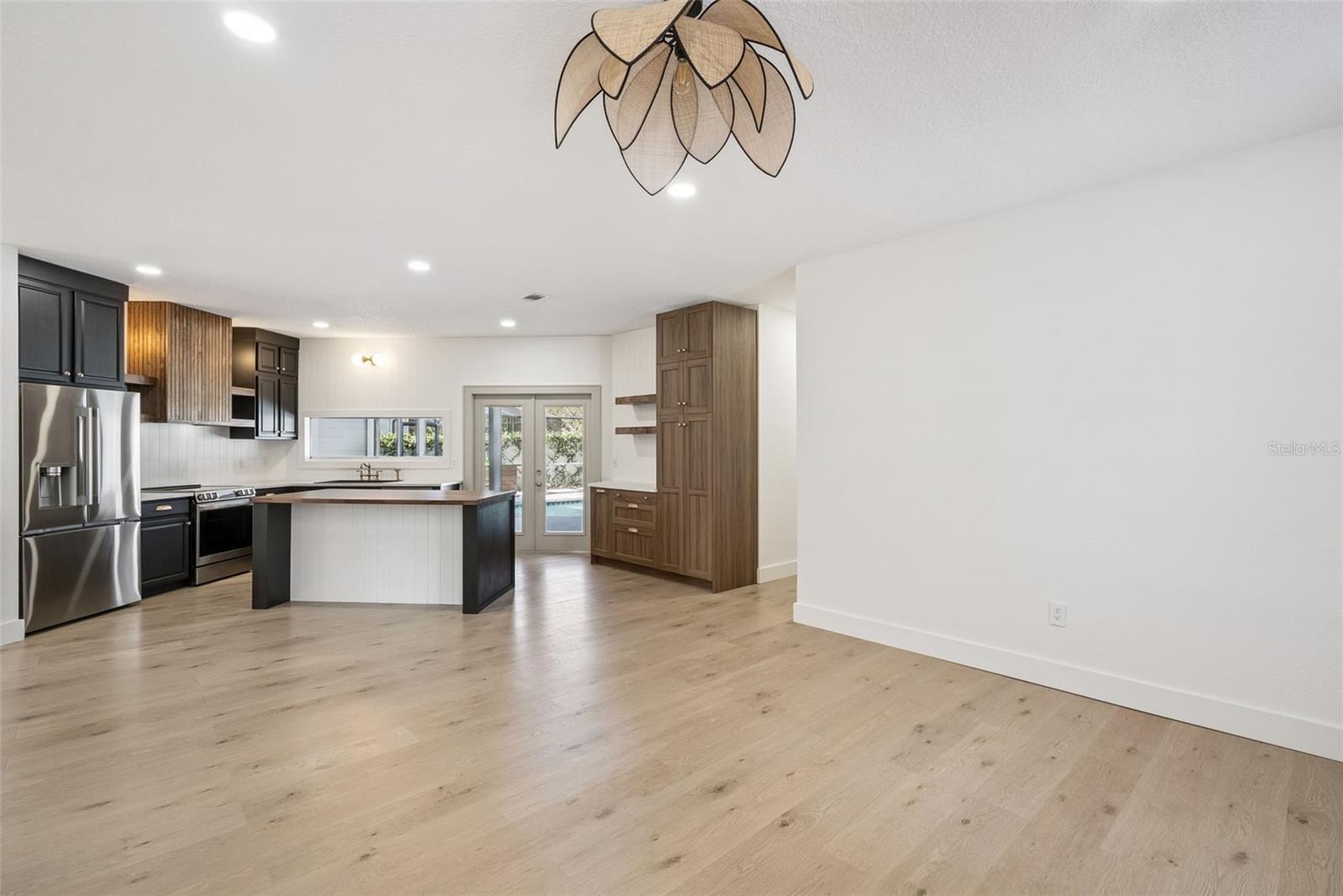 PEMBROOKE - Residential
