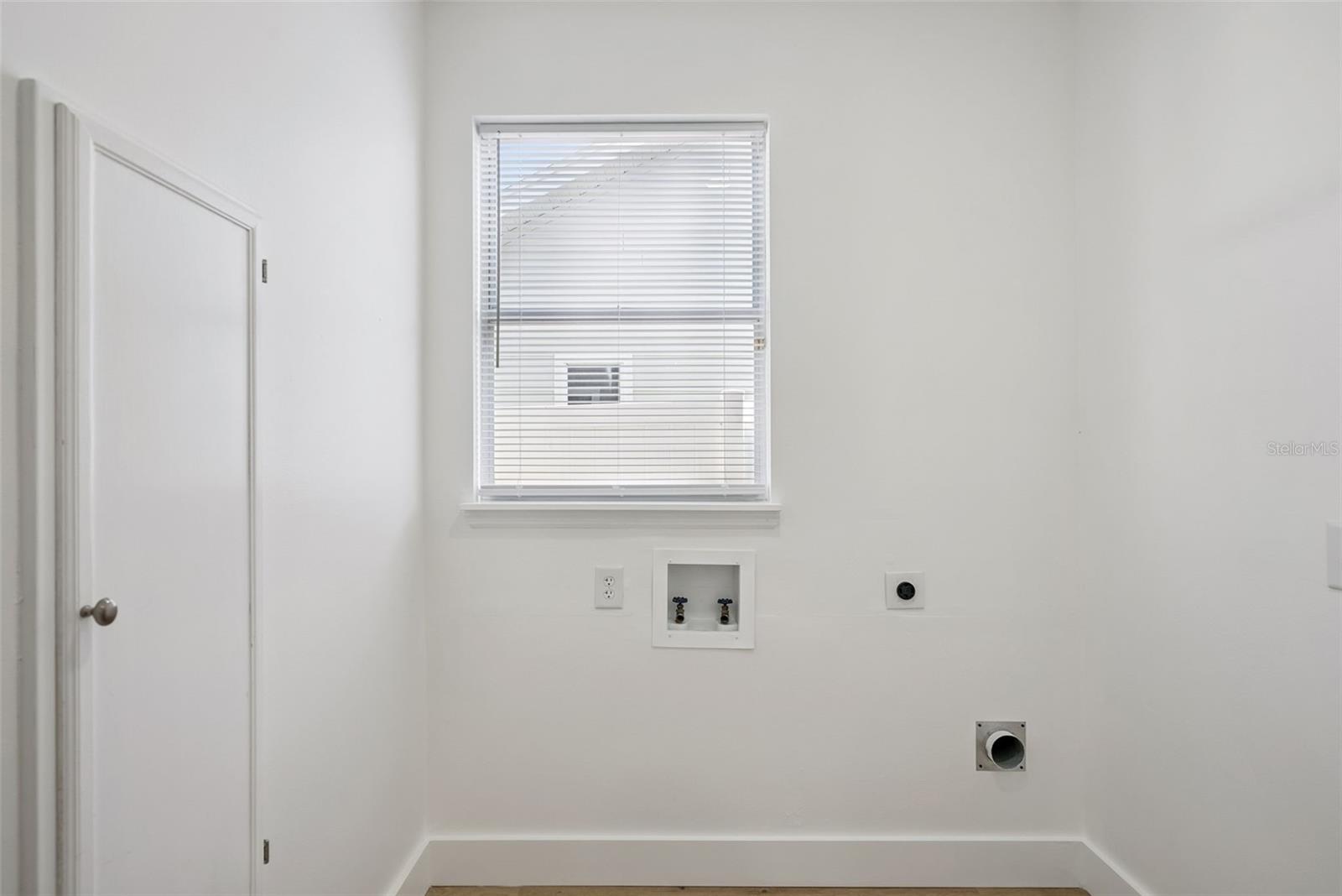 PEMBROOKE - Residential