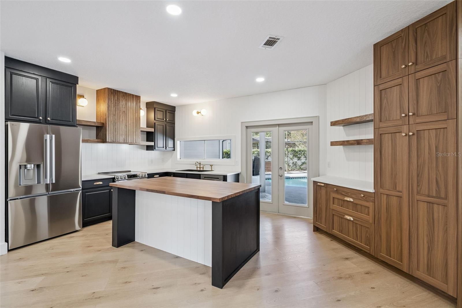 PEMBROOKE - Residential