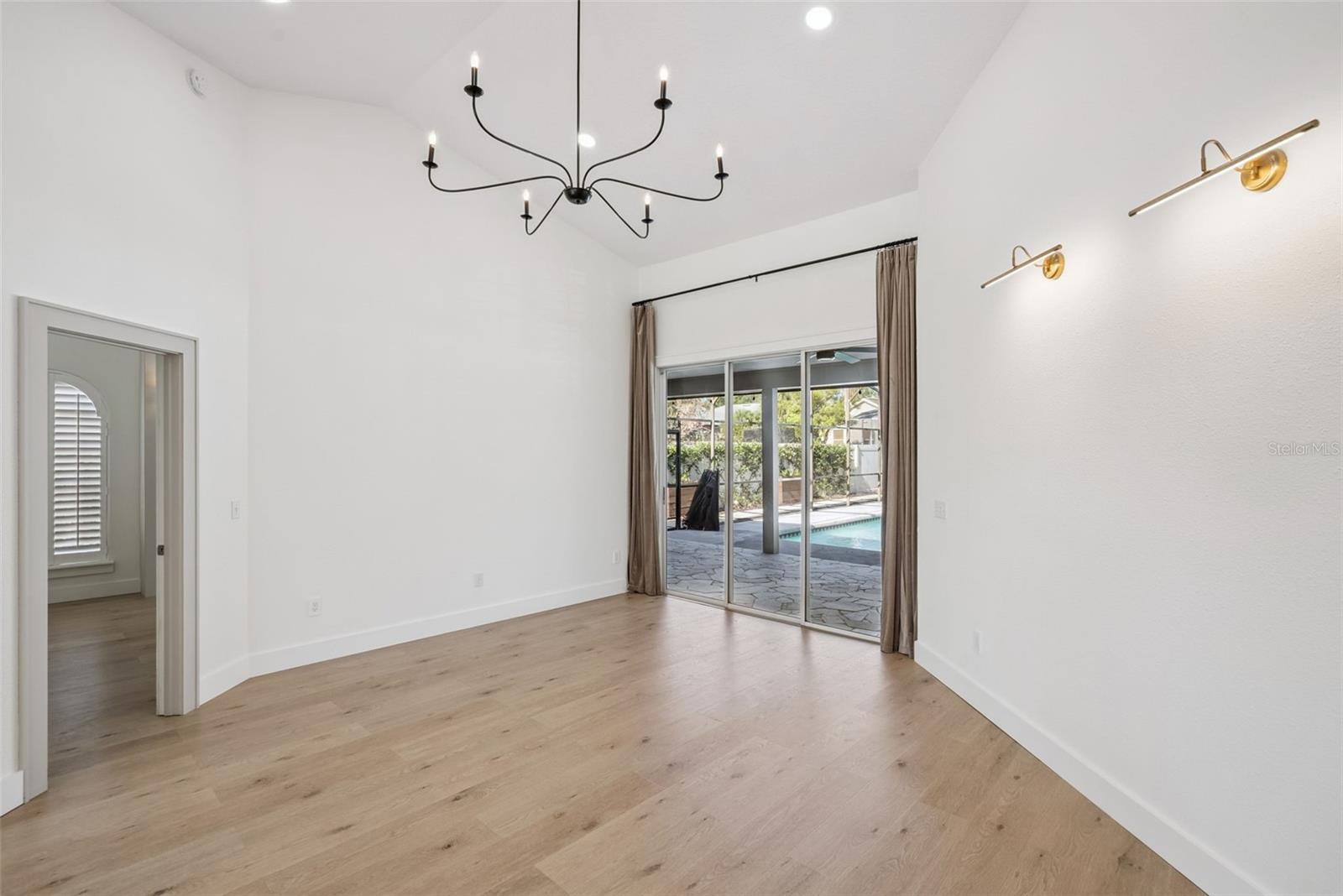 PEMBROOKE - Residential