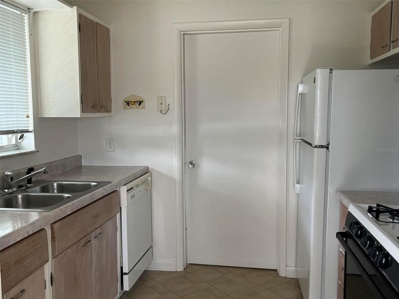 RIVER PARK - Residential Lease