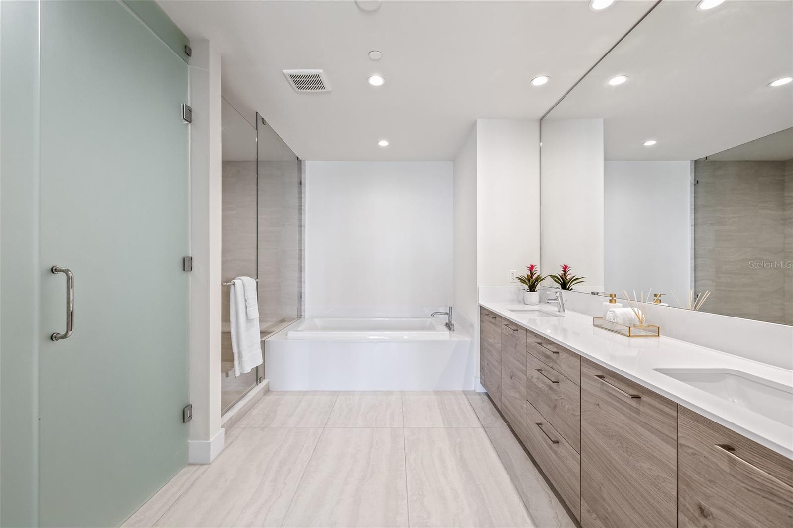 SALTAIRE CONDO - Residential Lease