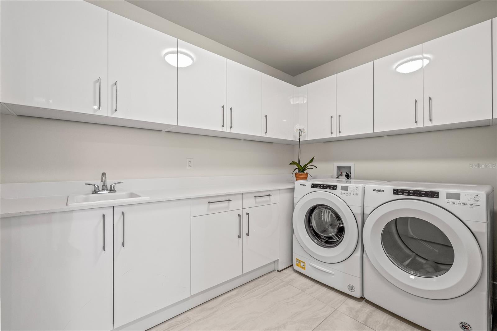 SALTAIRE CONDO - Residential Lease