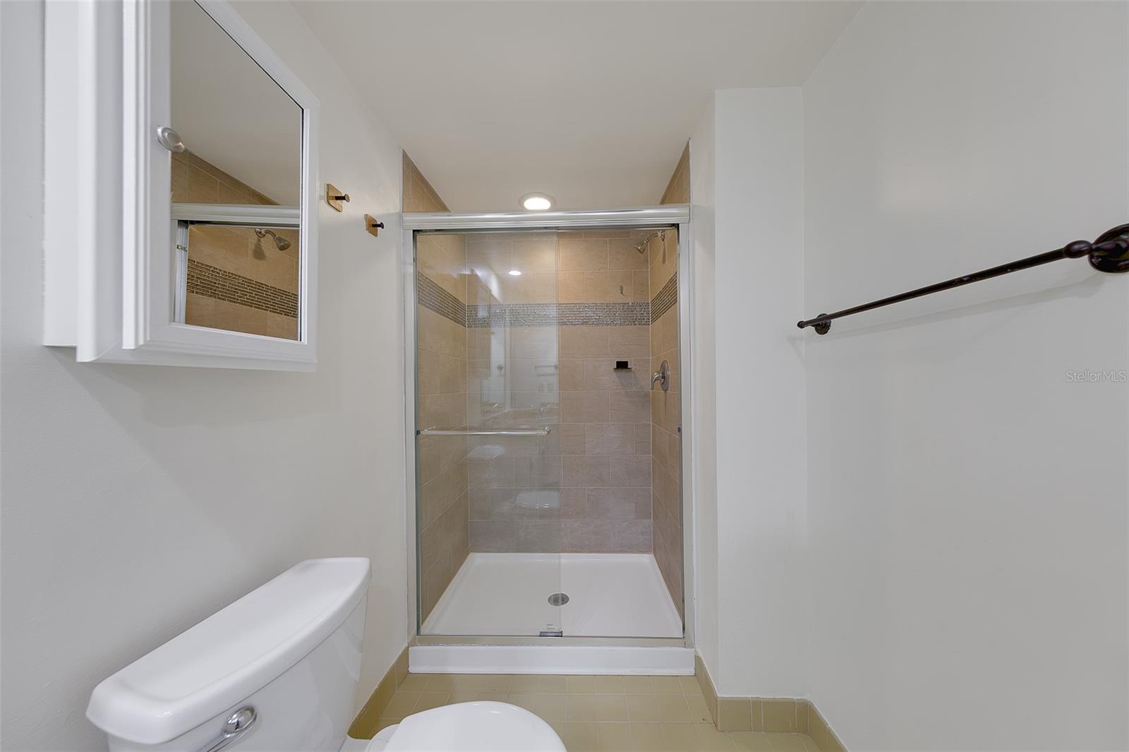 EAST BAY COUNTRY CLUB CONDO APTS - Residential