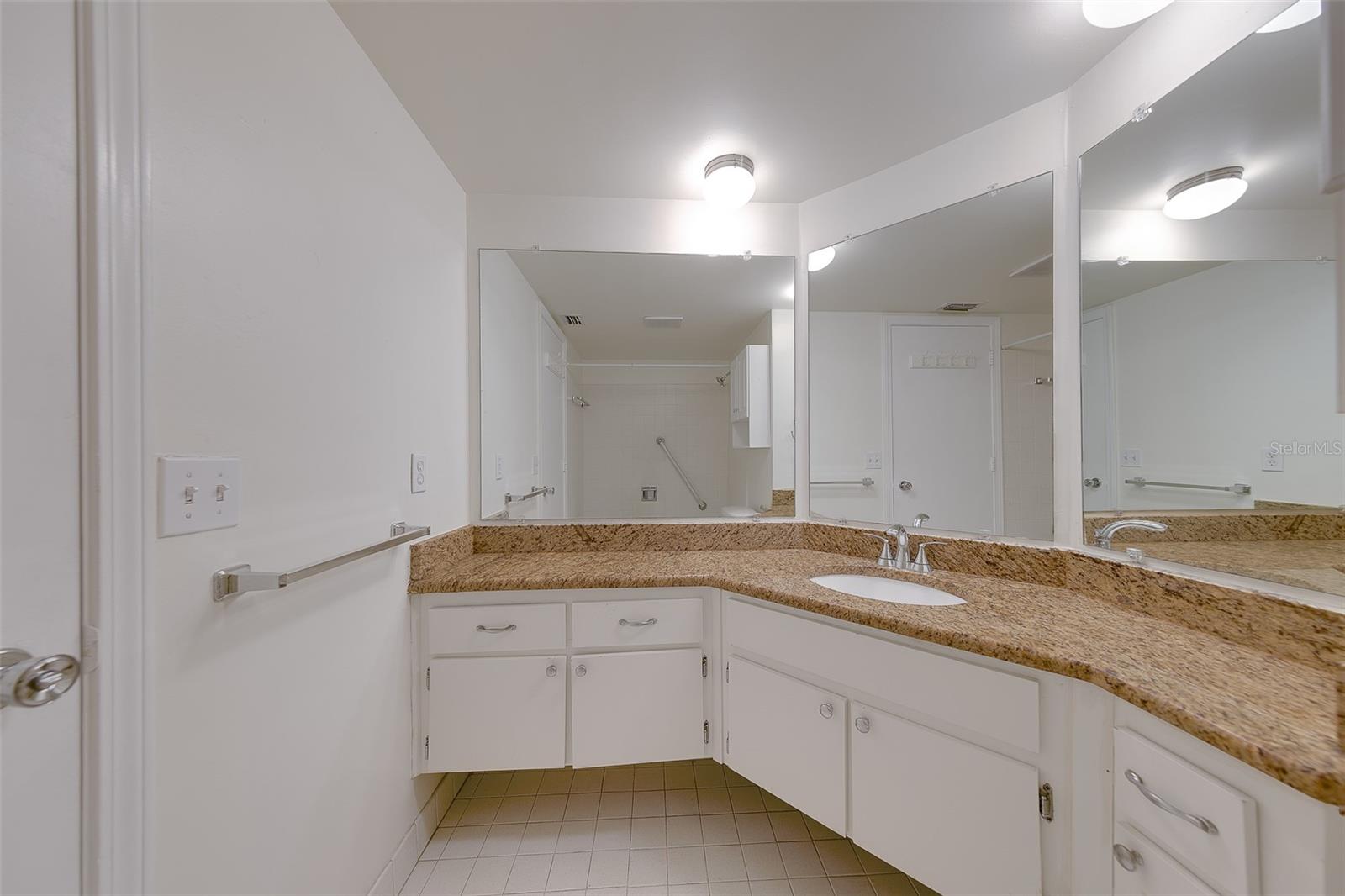 EAST BAY COUNTRY CLUB CONDO APTS - Residential