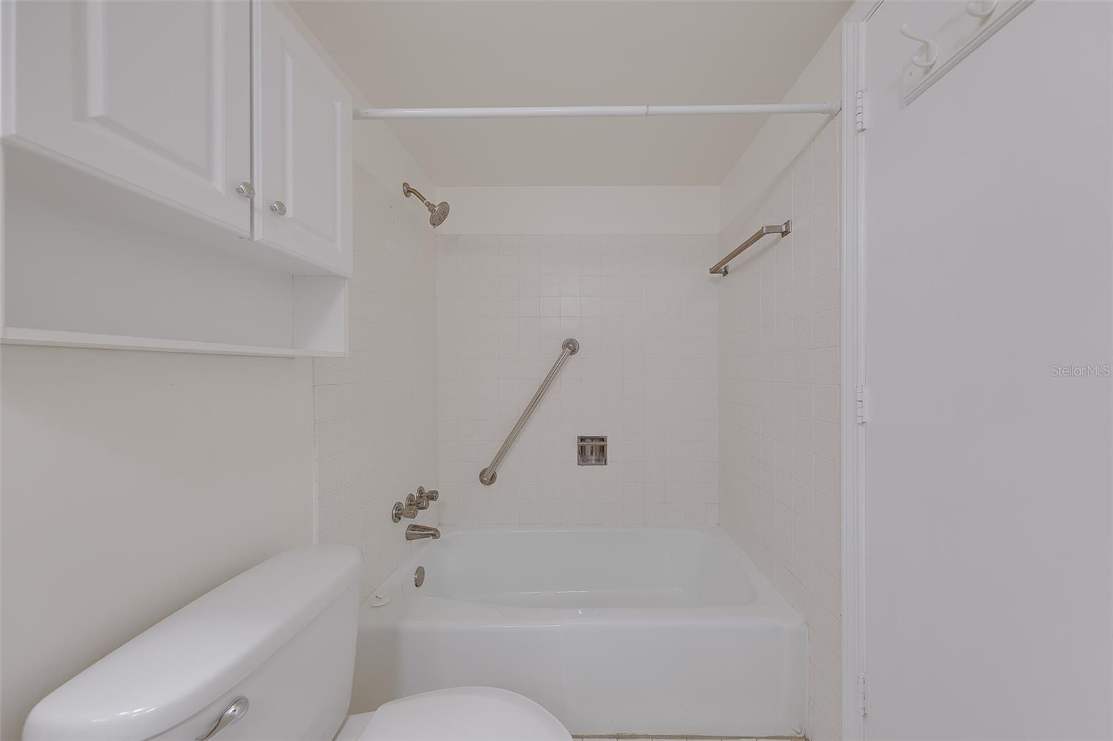 EAST BAY COUNTRY CLUB CONDO APTS - Residential